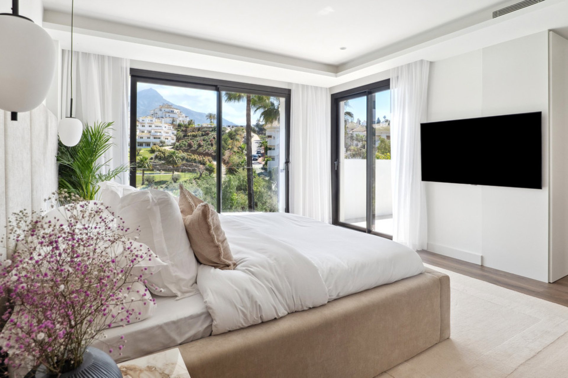 Resale - House - Detached Villa - Marbella - Nueva Andalucia