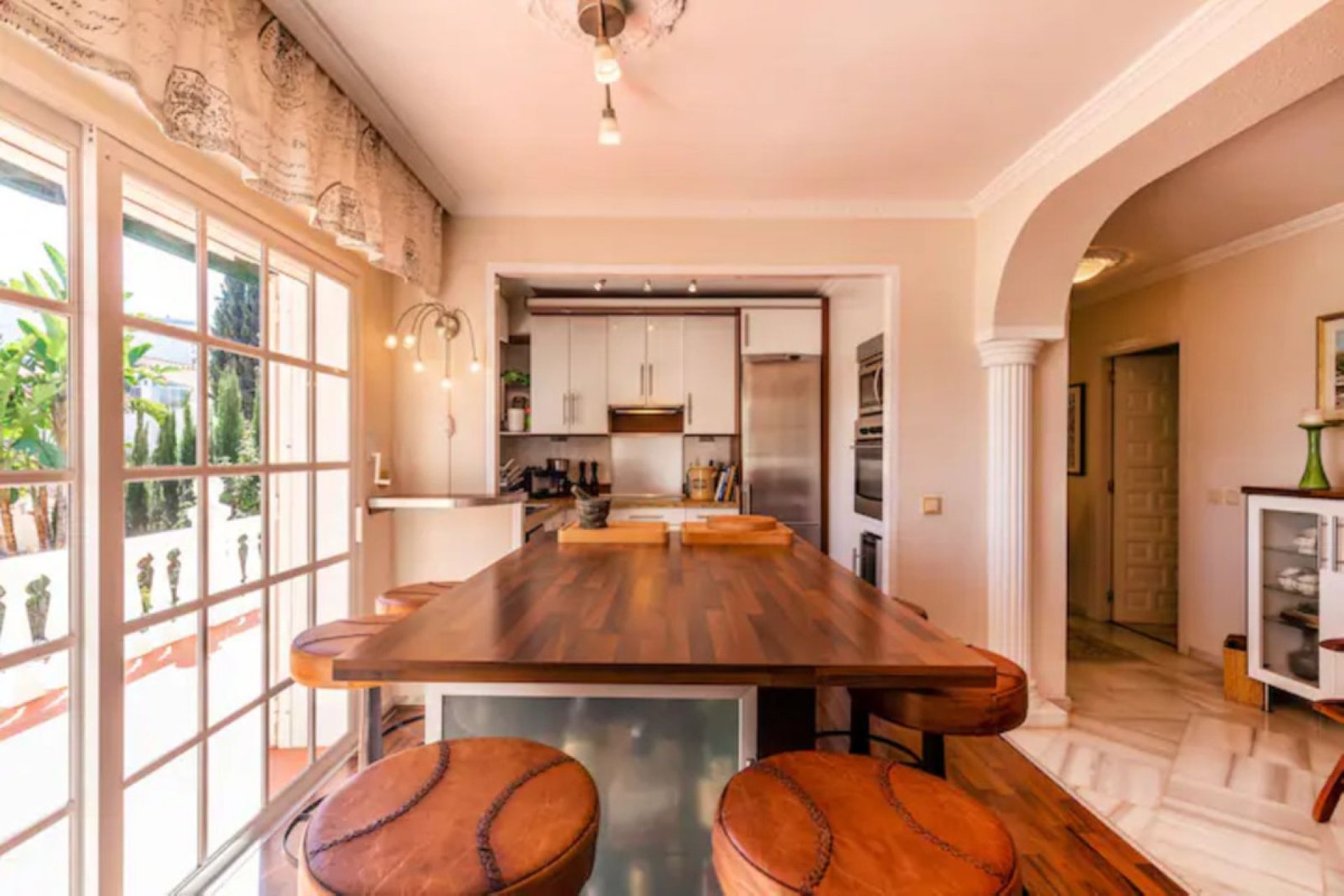 Resale - House - Detached Villa - Marbella - Nueva Andalucia