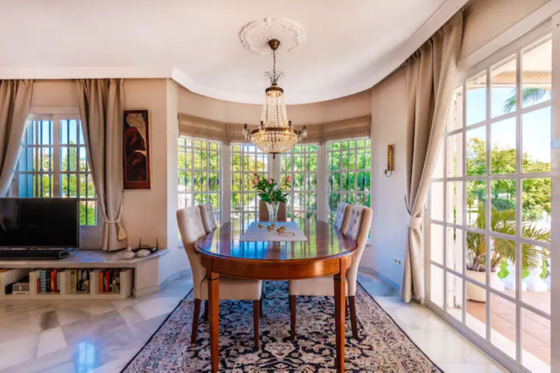 Resale - House - Detached Villa - Marbella - Nueva Andalucia