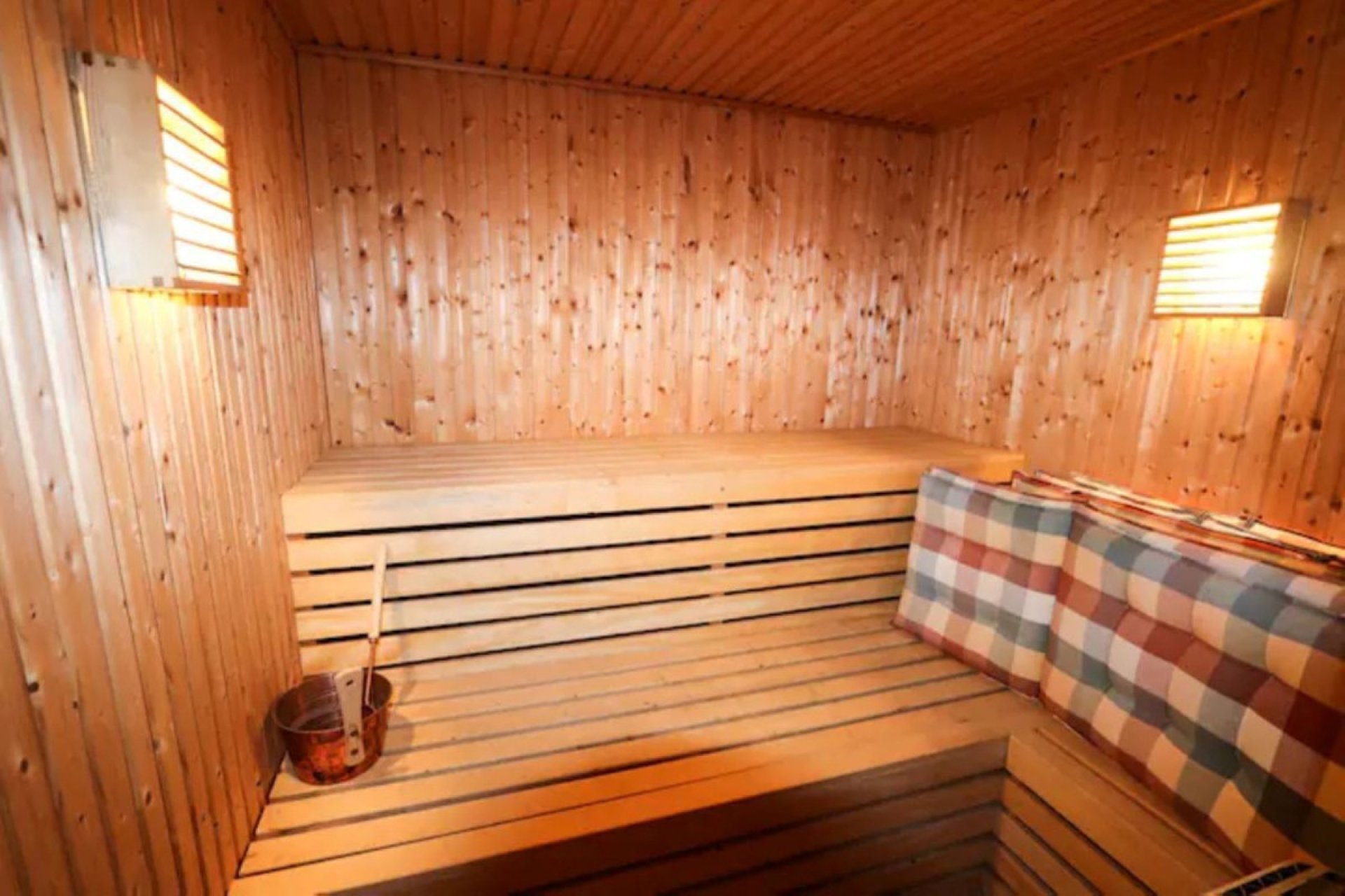 Resale - House - Detached Villa - Marbella - Nueva Andalucia