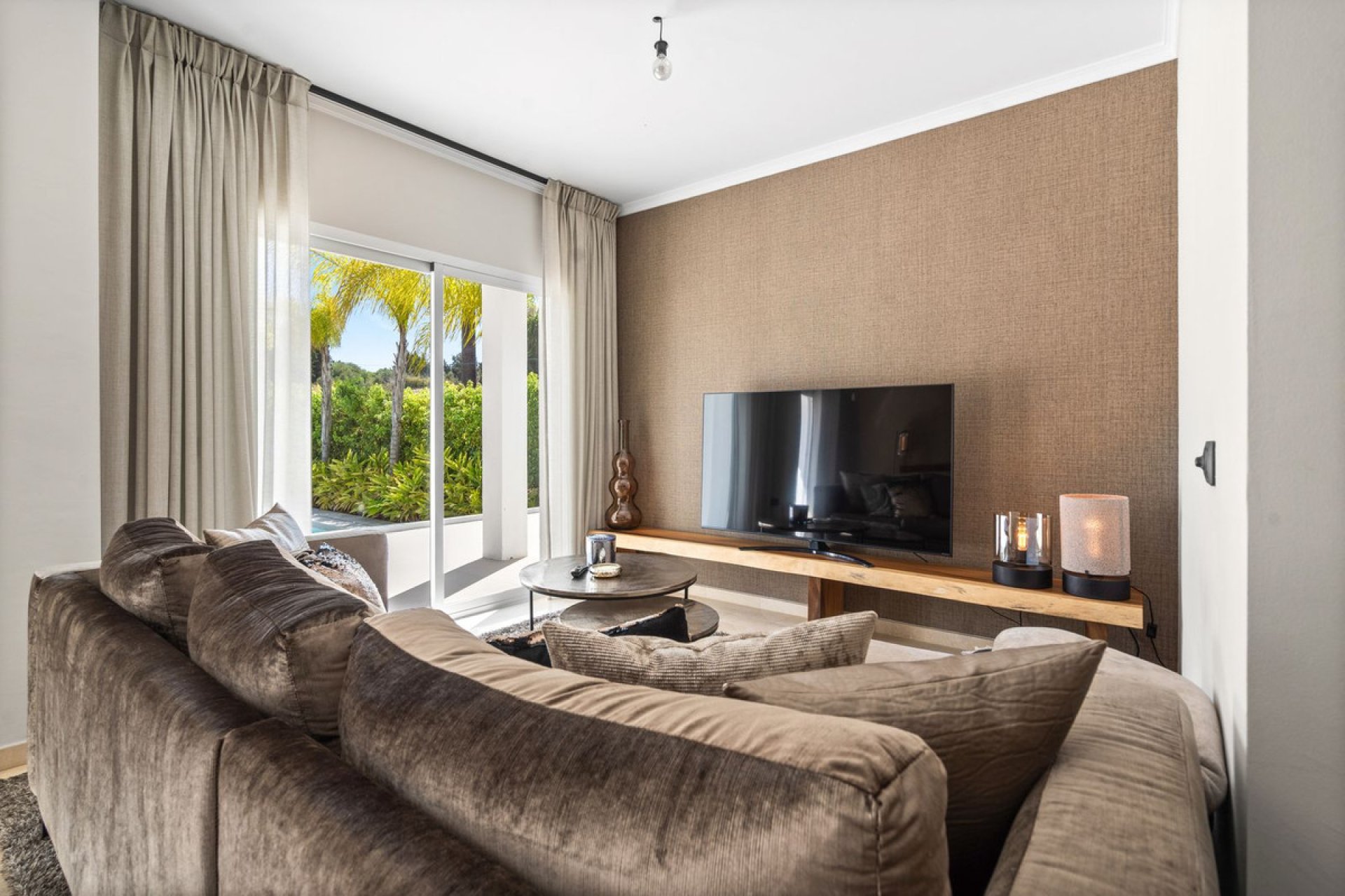 Resale - House - Detached Villa - Marbella - Nueva Andalucia