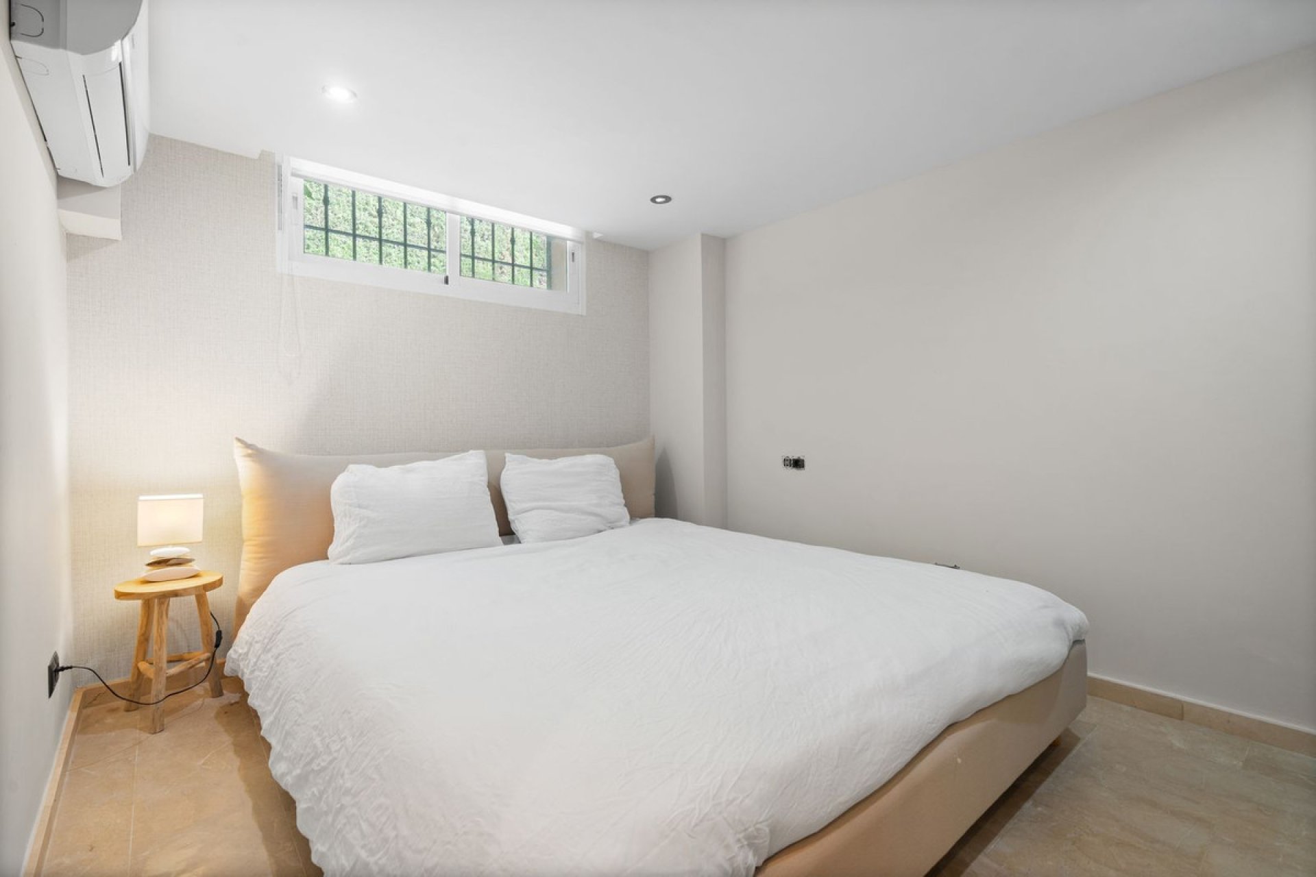 Resale - House - Detached Villa - Marbella - Nueva Andalucia