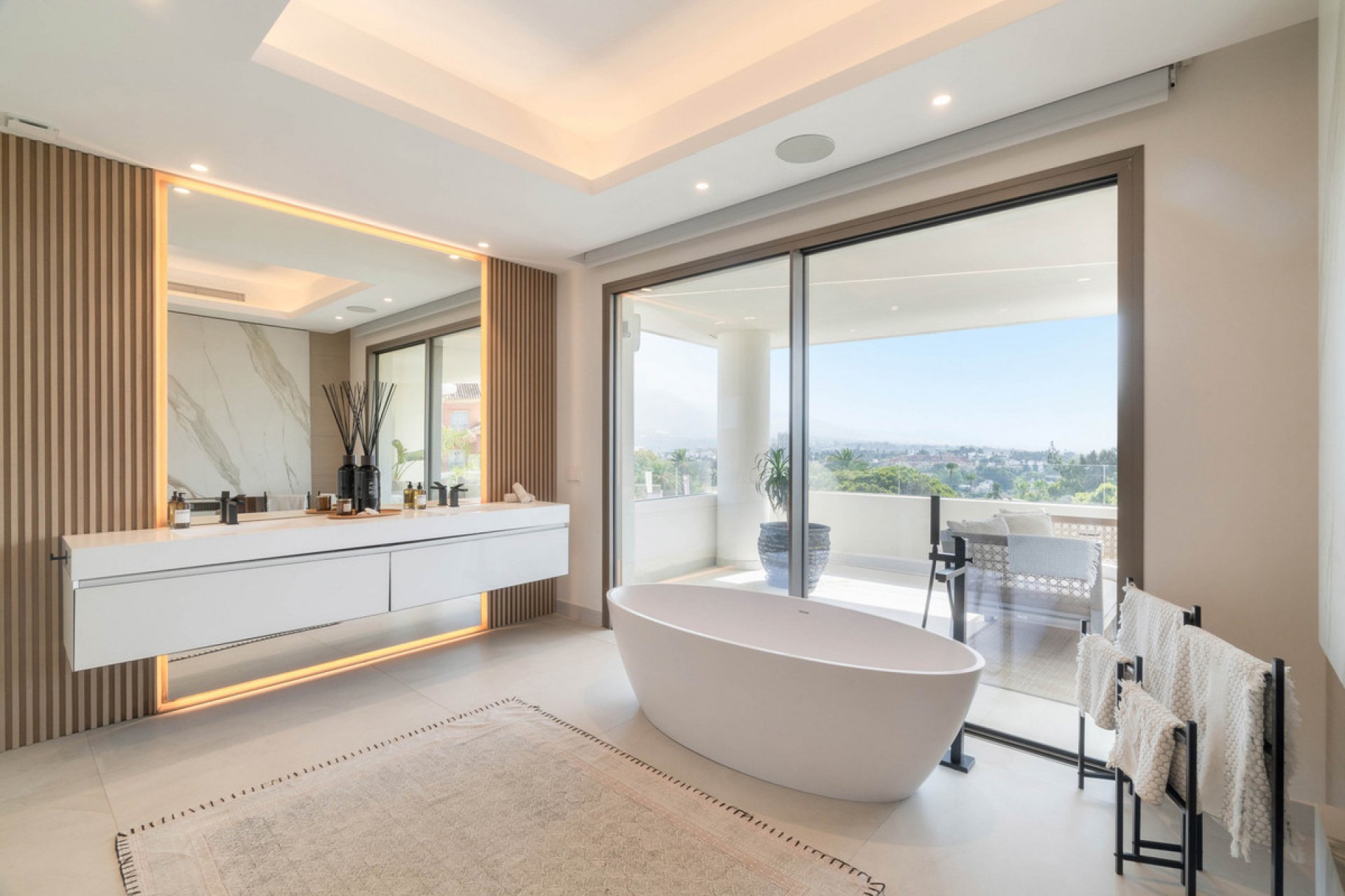 Resale - House - Detached Villa - Marbella - Nueva Andalucia