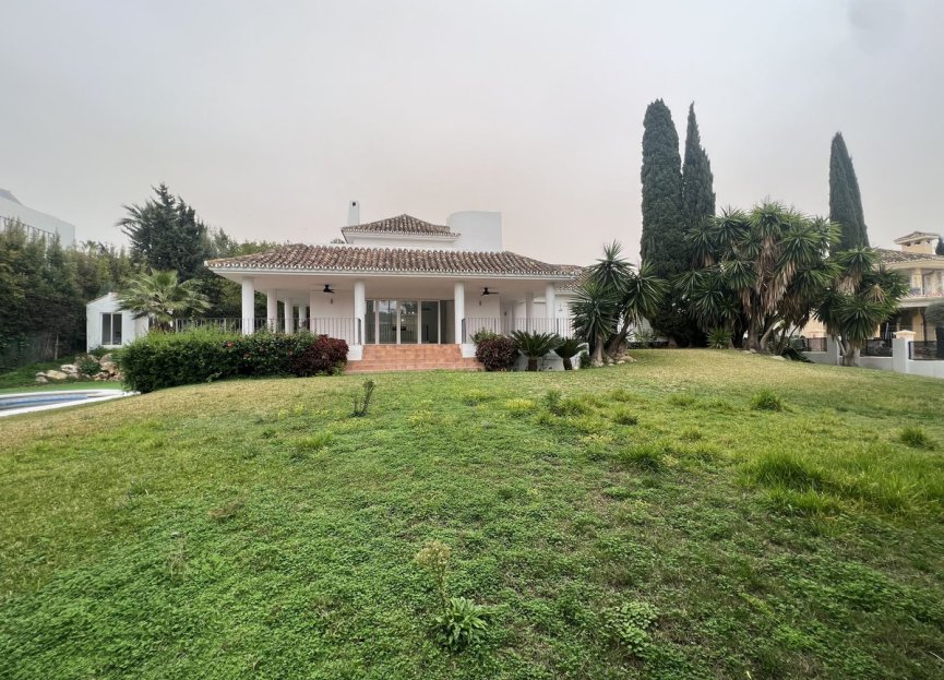 Resale - House - Detached Villa - Marbella - Nueva Andalucia