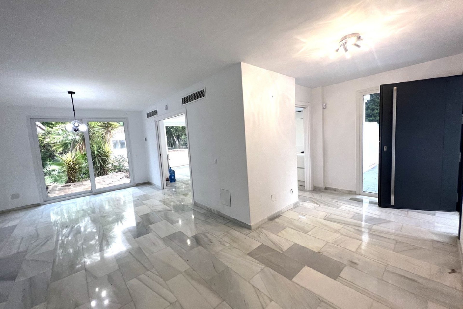 Resale - House - Detached Villa - Marbella - Nueva Andalucia