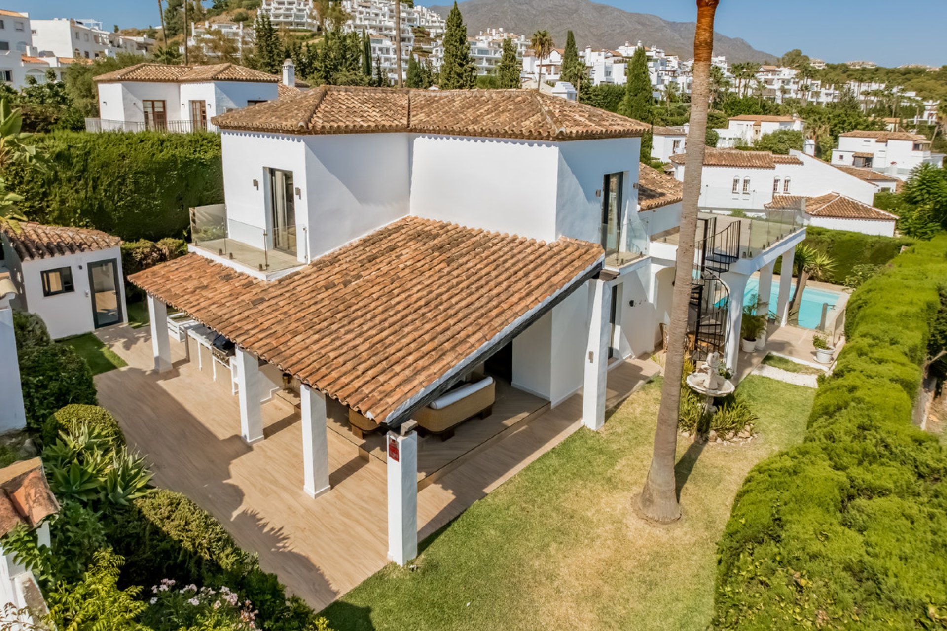Resale - House - Detached Villa - Marbella - Nueva Andalucia