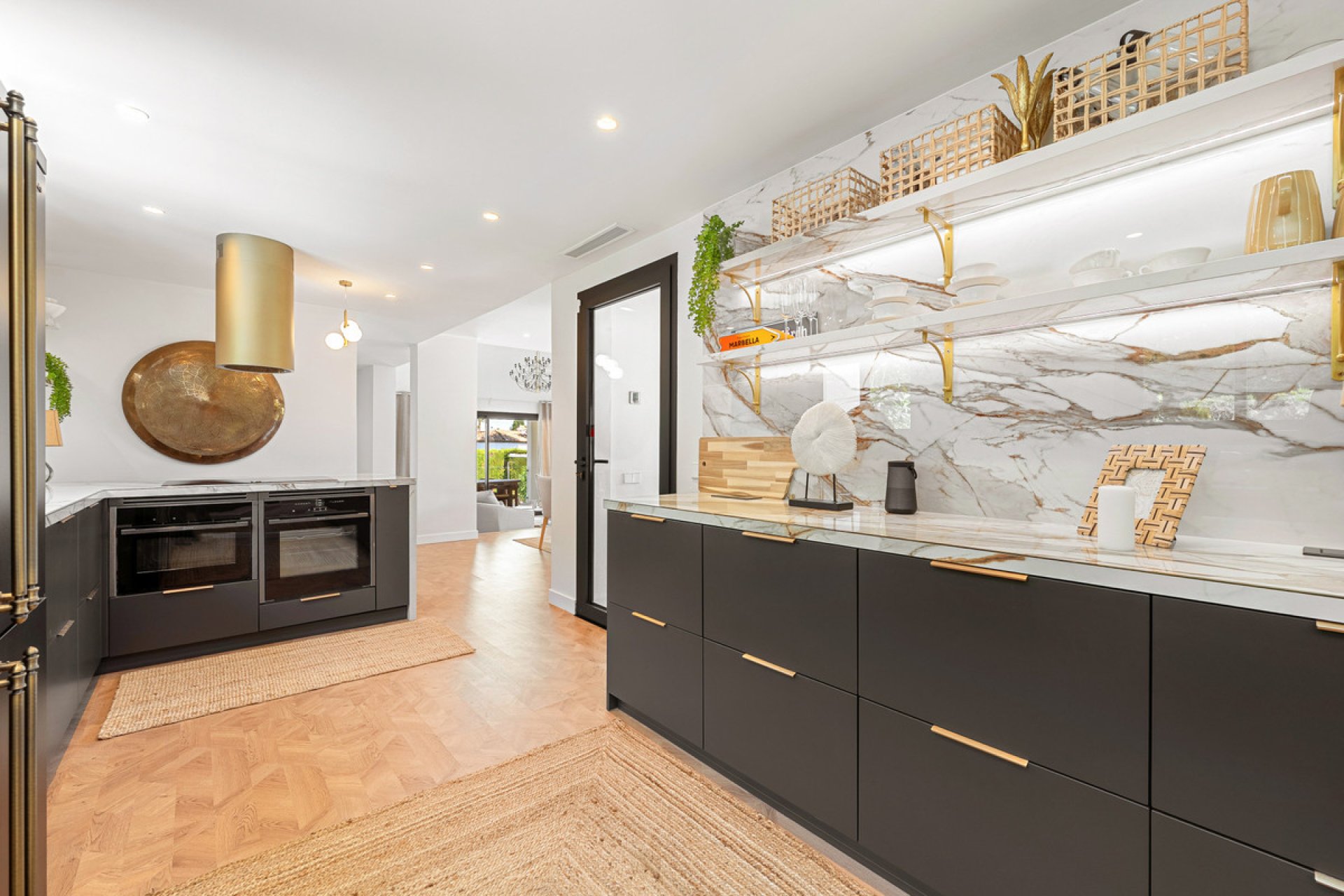 Resale - House - Detached Villa - Marbella - Nueva Andalucia