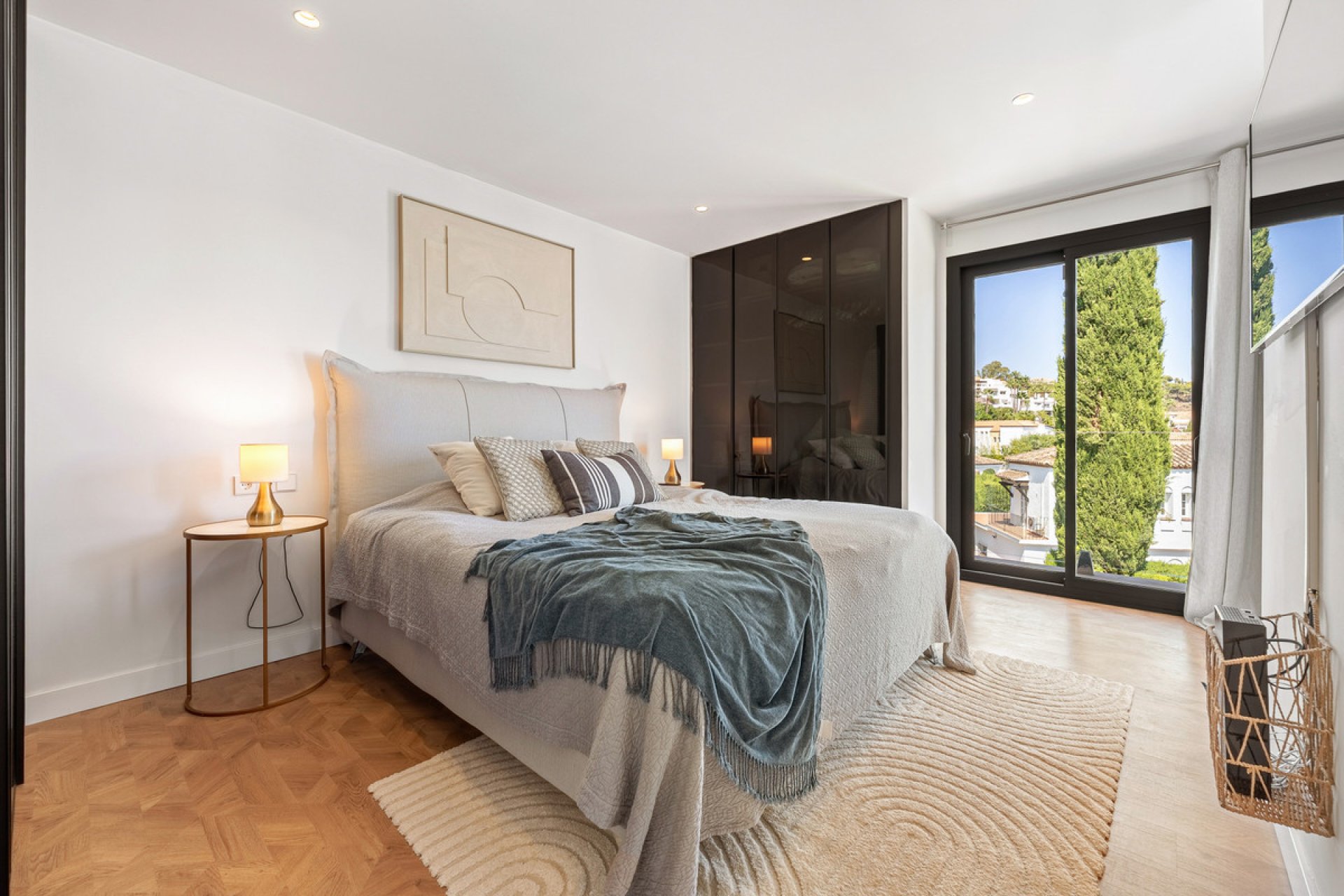 Resale - House - Detached Villa - Marbella - Nueva Andalucia