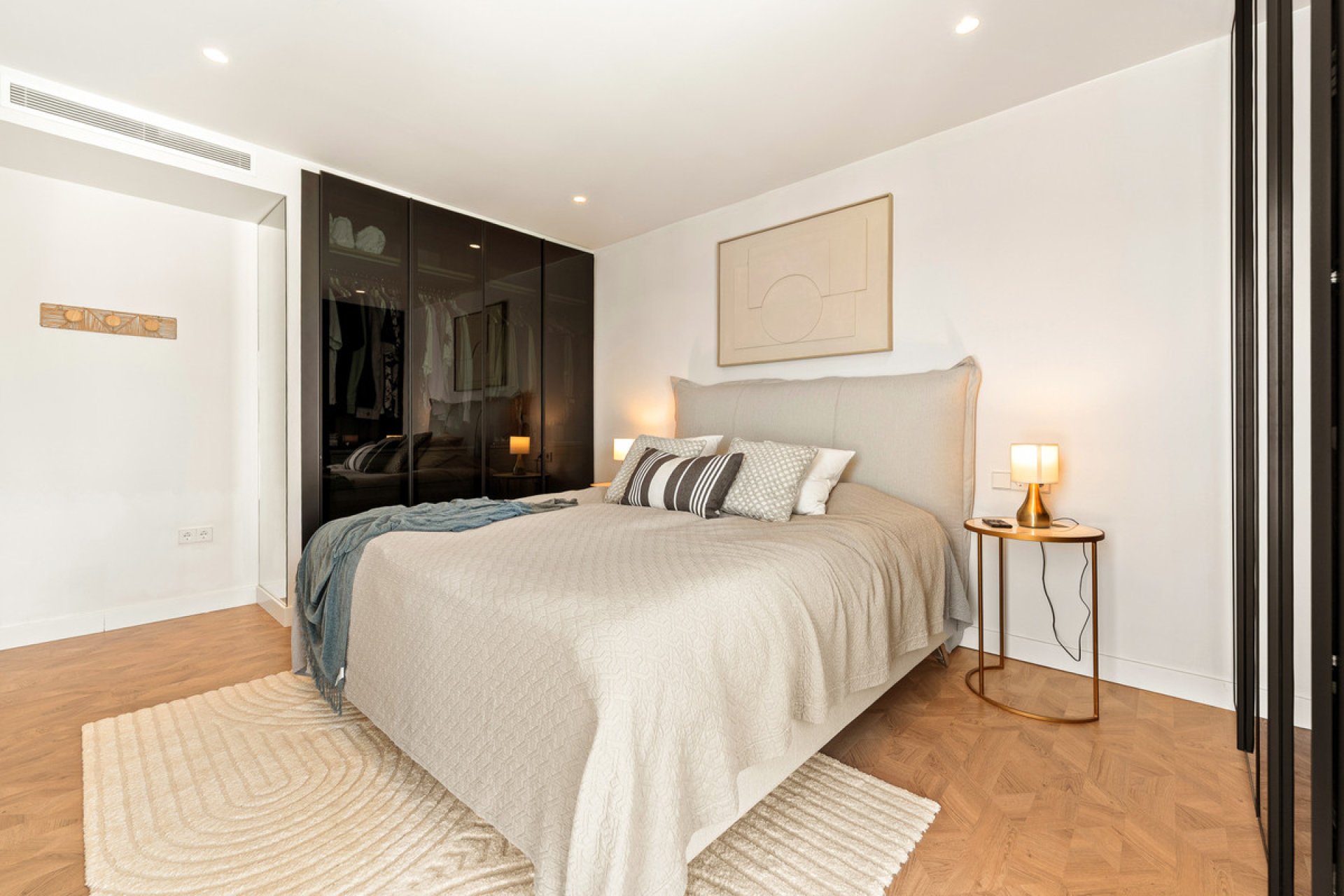 Resale - House - Detached Villa - Marbella - Nueva Andalucia