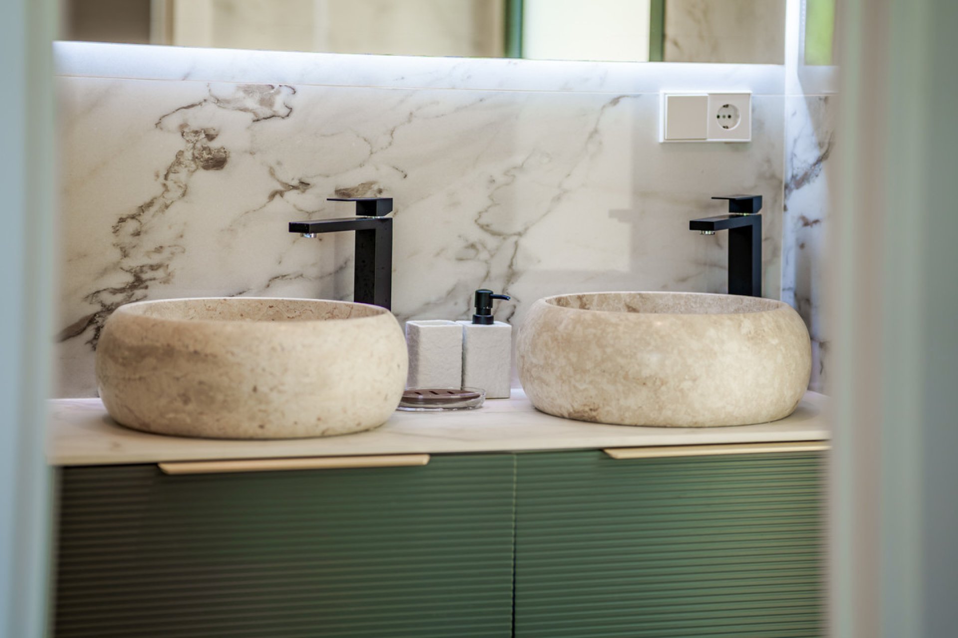 Resale - House - Detached Villa - Marbella - Nueva Andalucia