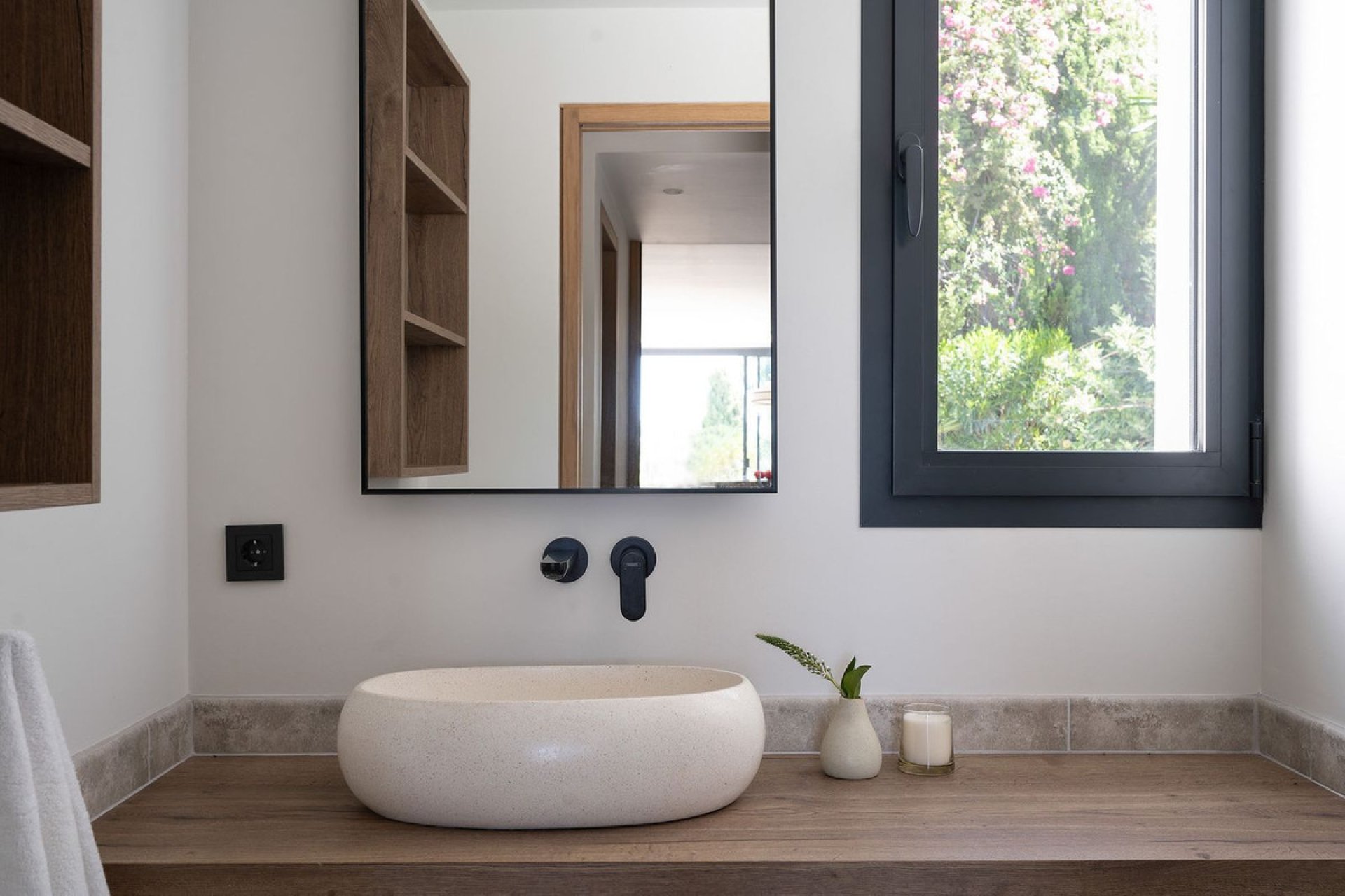 Resale - House - Detached Villa - Marbella - Nueva Andalucia