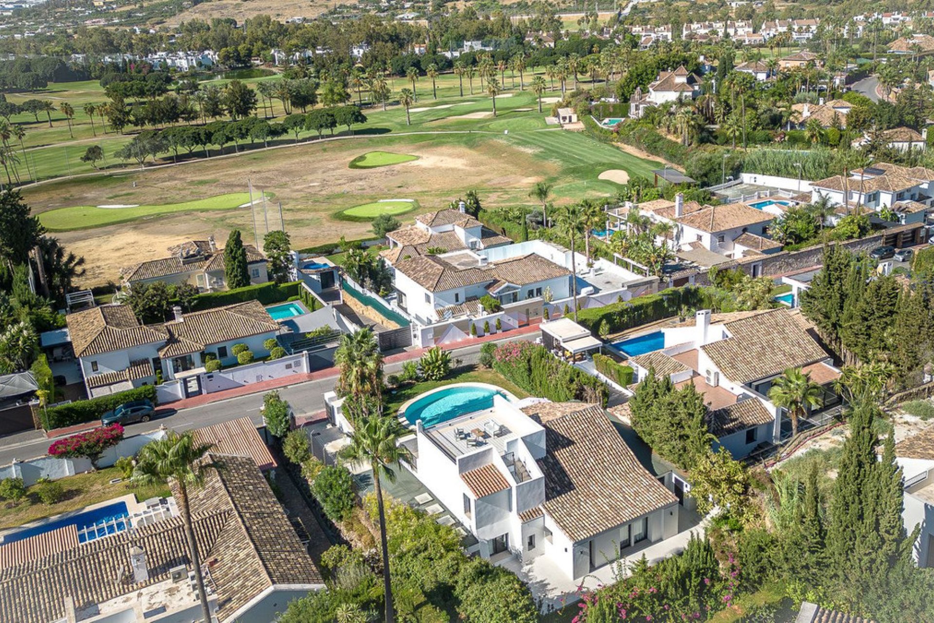 Resale - House - Detached Villa - Marbella - Nueva Andalucia