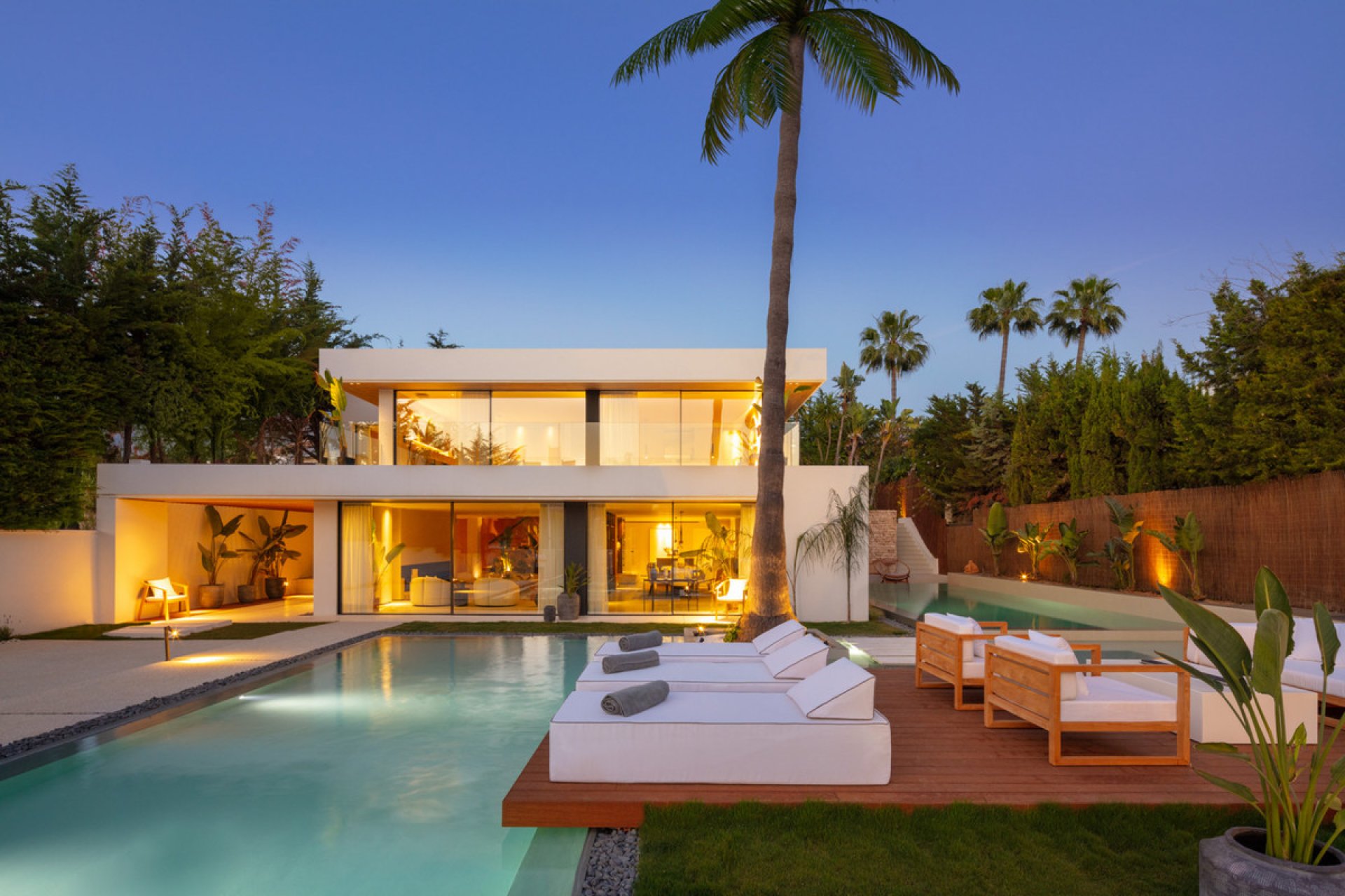 Resale - House - Detached Villa - Marbella - Nueva Andalucia