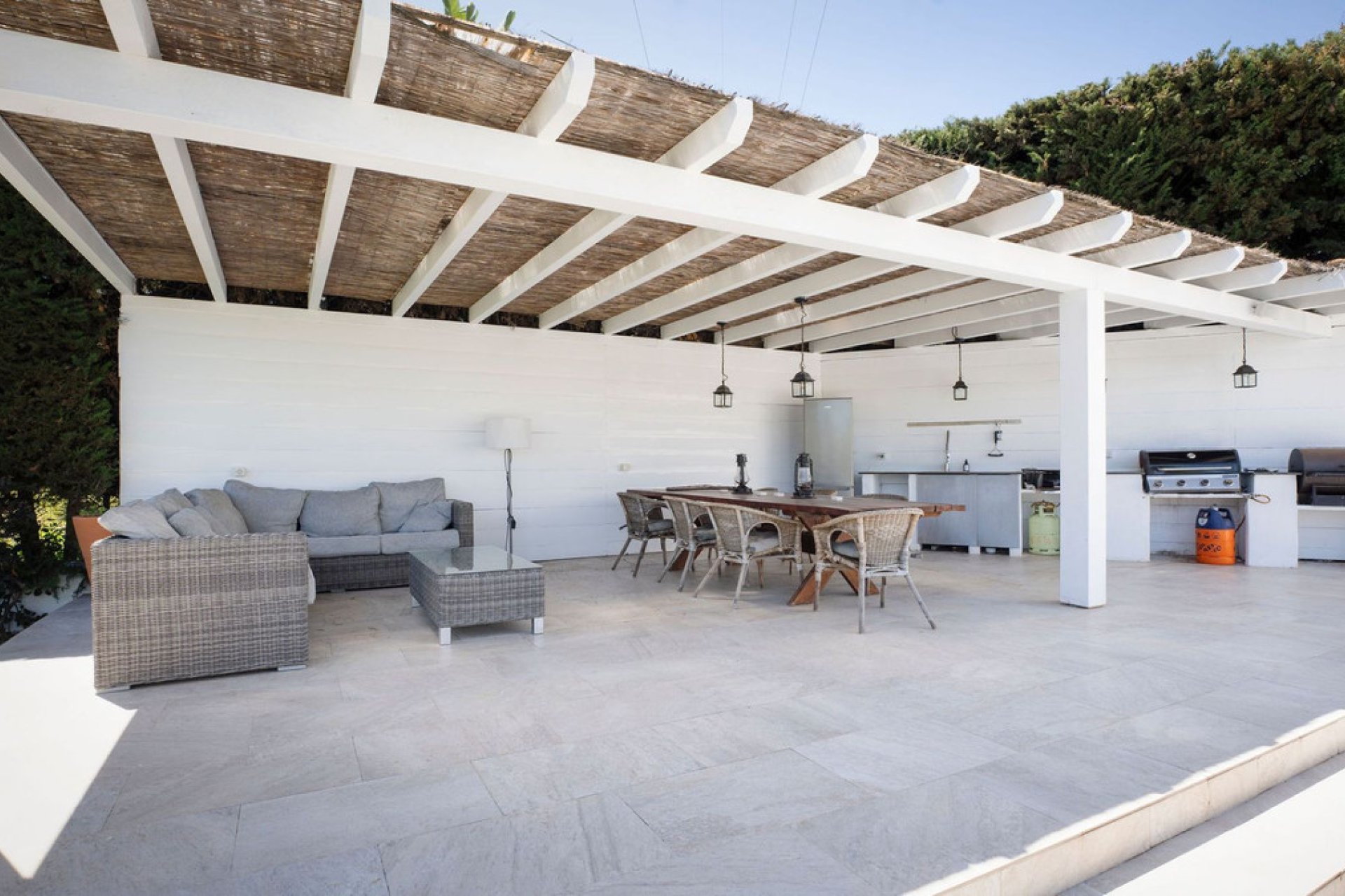 Resale - House - Detached Villa - Marbella - Nueva Andalucia