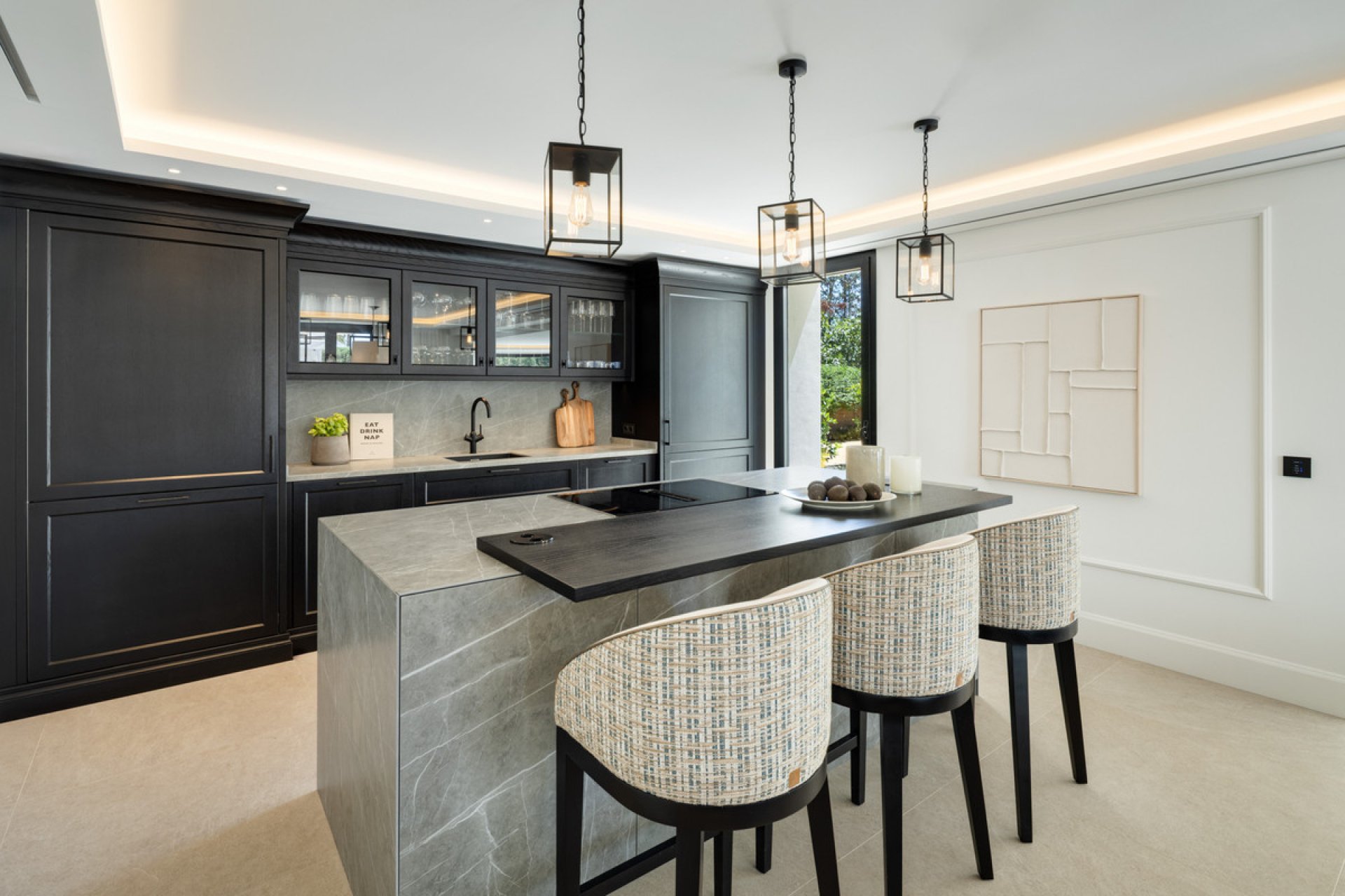 Resale - House - Detached Villa - Marbella - Nueva Andalucia