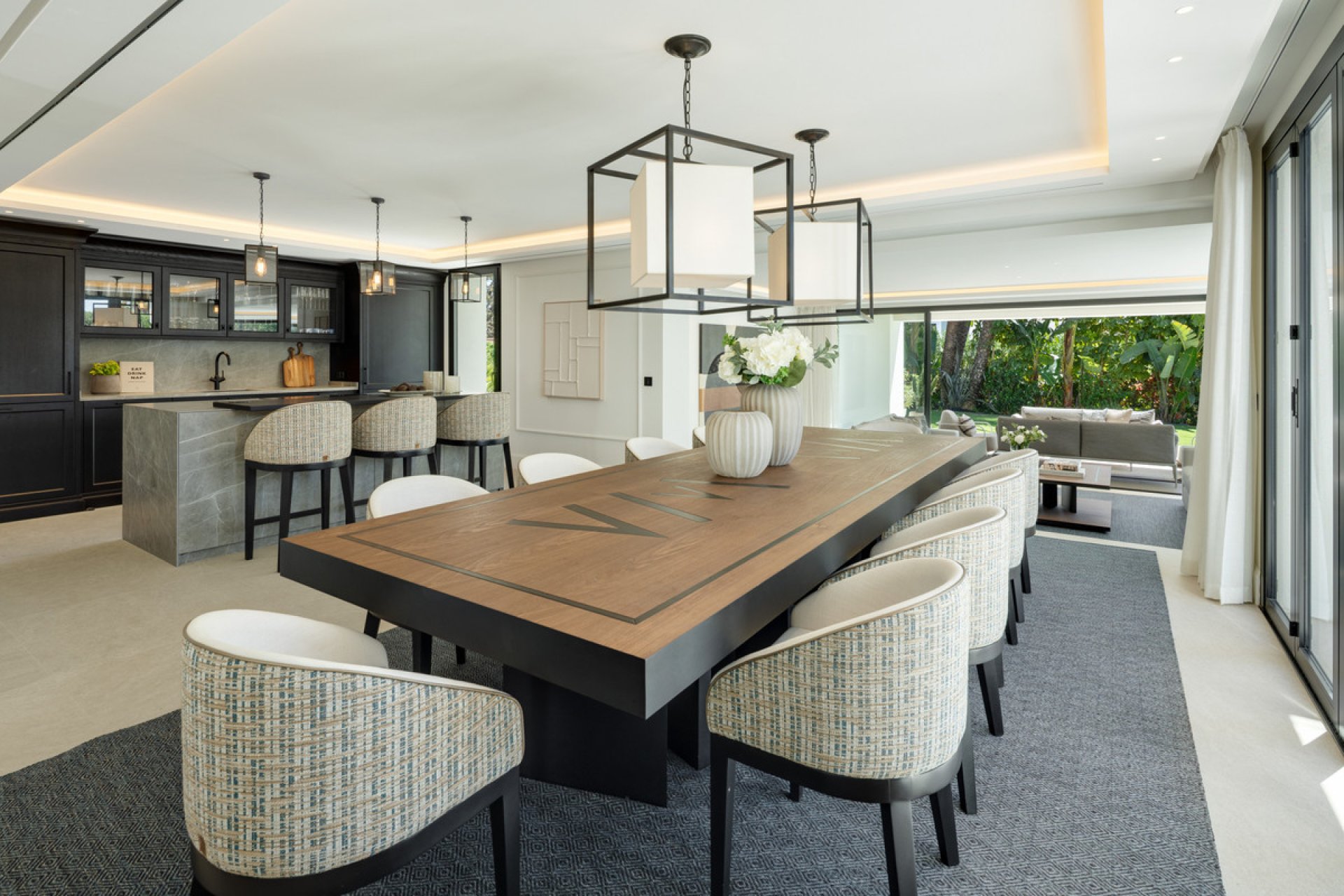 Resale - House - Detached Villa - Marbella - Nueva Andalucia