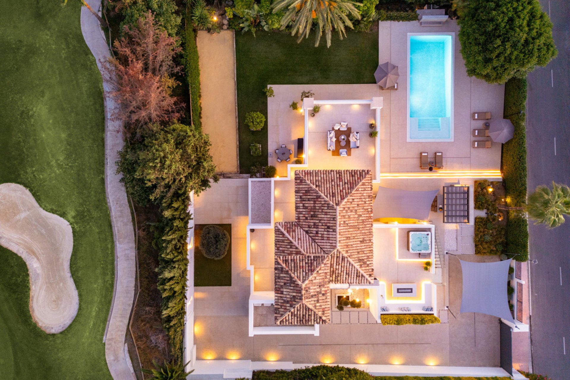 Resale - House - Detached Villa - Marbella - Nueva Andalucia