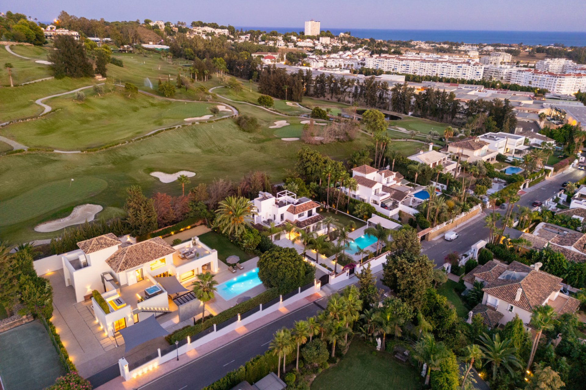 Resale - House - Detached Villa - Marbella - Nueva Andalucia