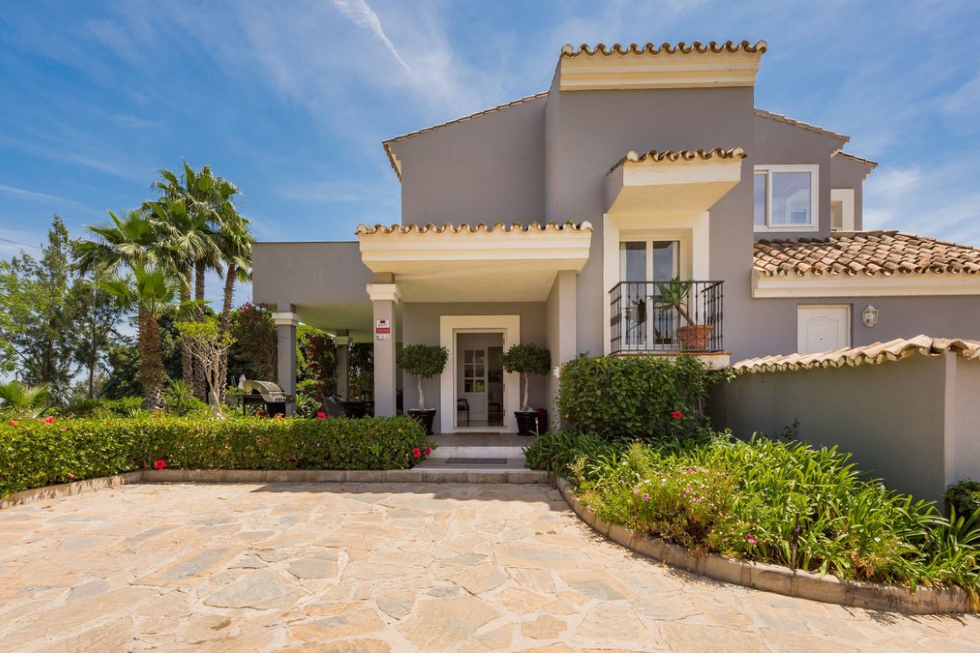 Resale - House - Detached Villa - Marbella - Nueva Andalucia