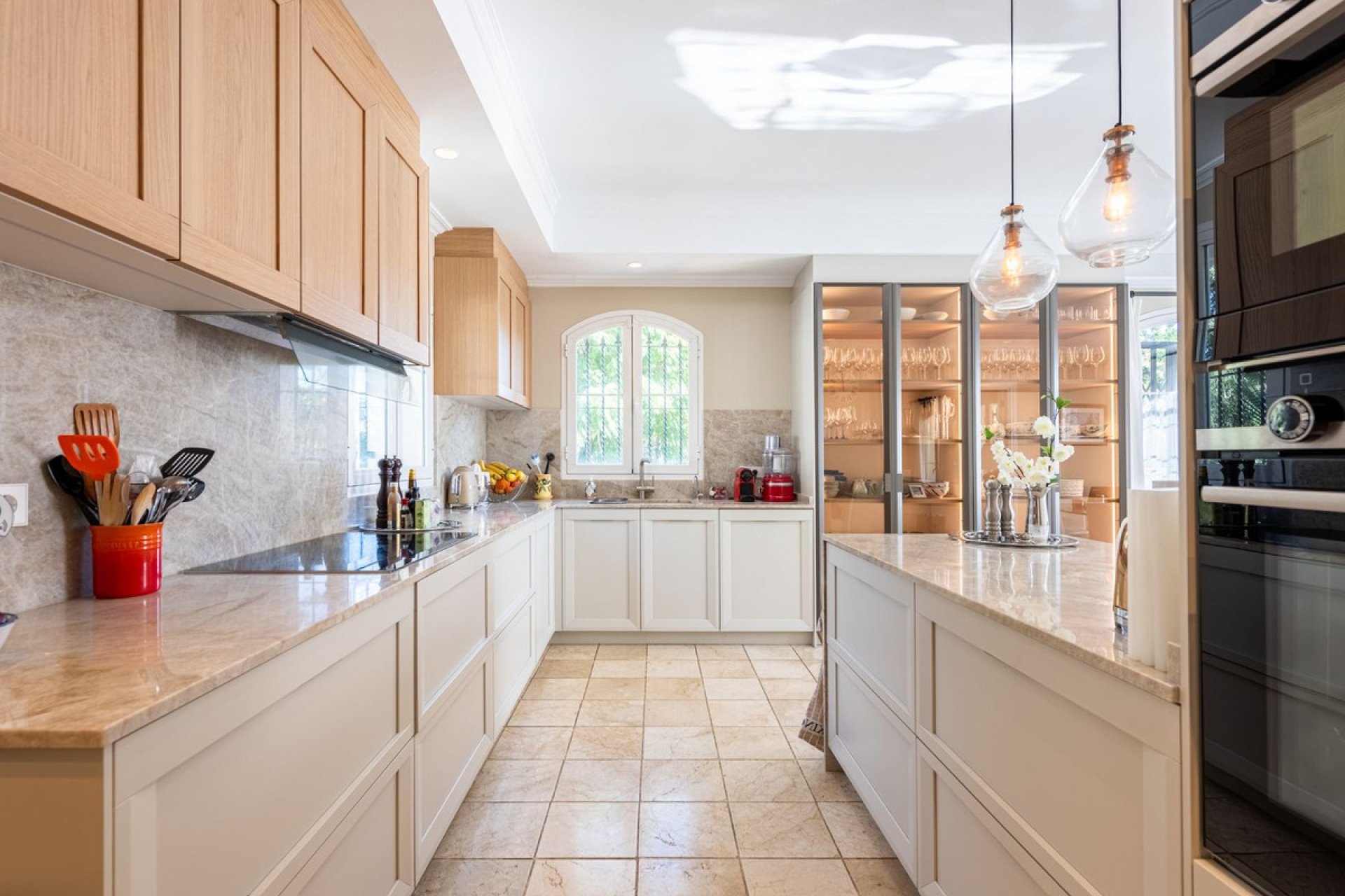 Resale - House - Detached Villa - Marbella - Nueva Andalucia