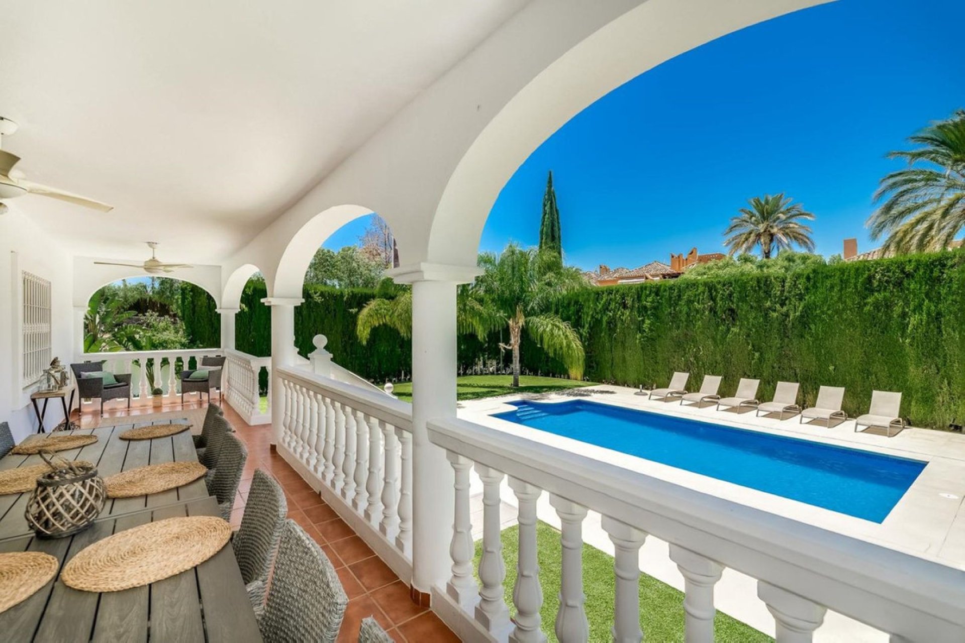 Resale - House - Detached Villa - Marbella - Nueva Andalucia