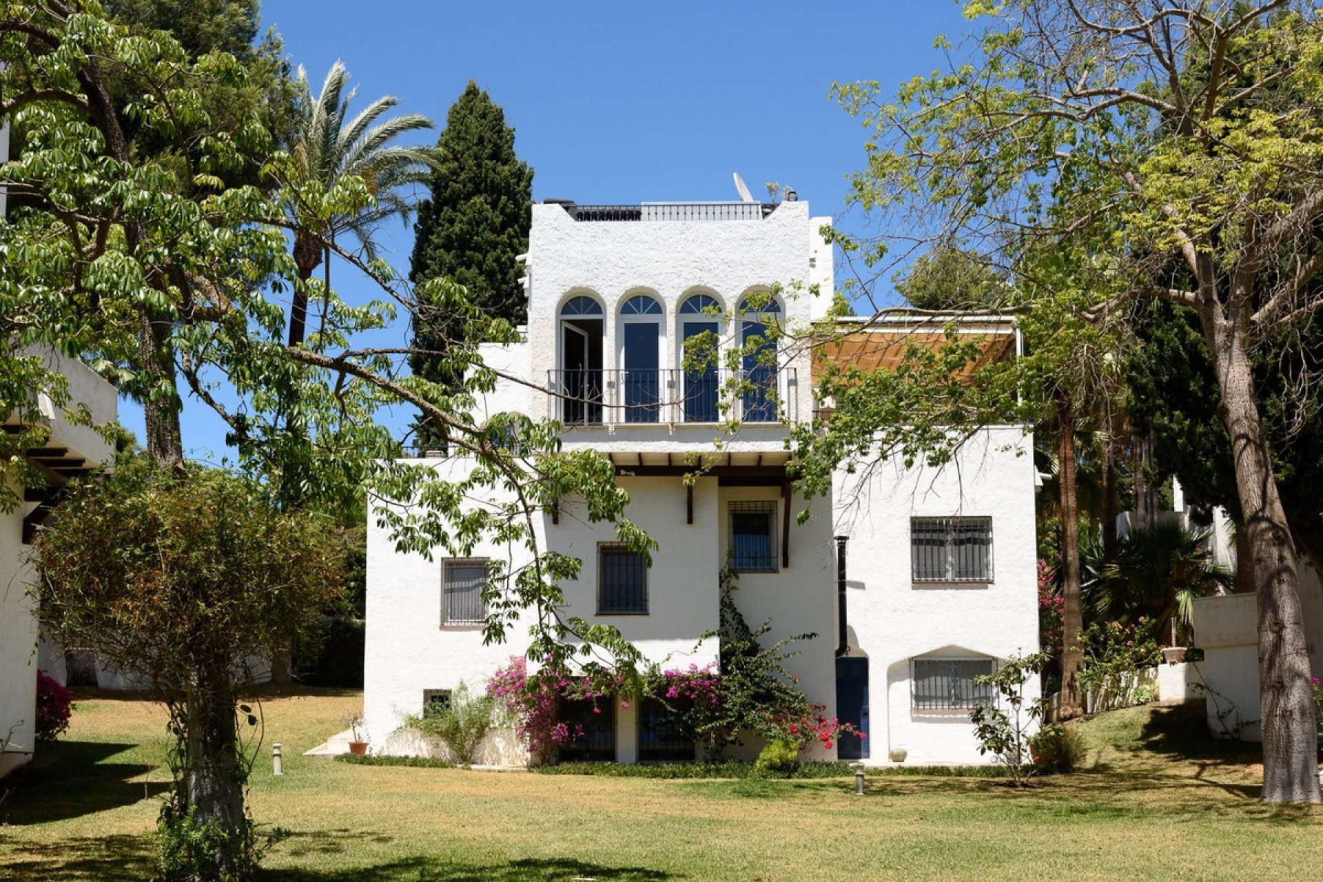 Resale - House - Detached Villa - Marbella - Nueva Andalucia