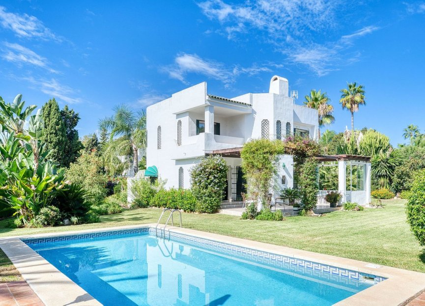 Resale - House - Detached Villa - Marbella - Nueva Andalucia