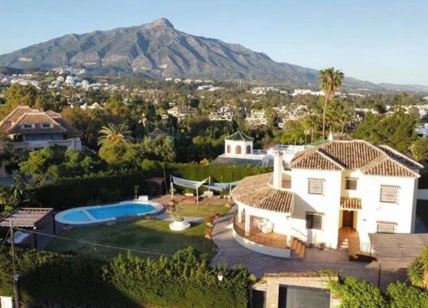 Resale - House - Detached Villa - Marbella - Nueva Andalucia