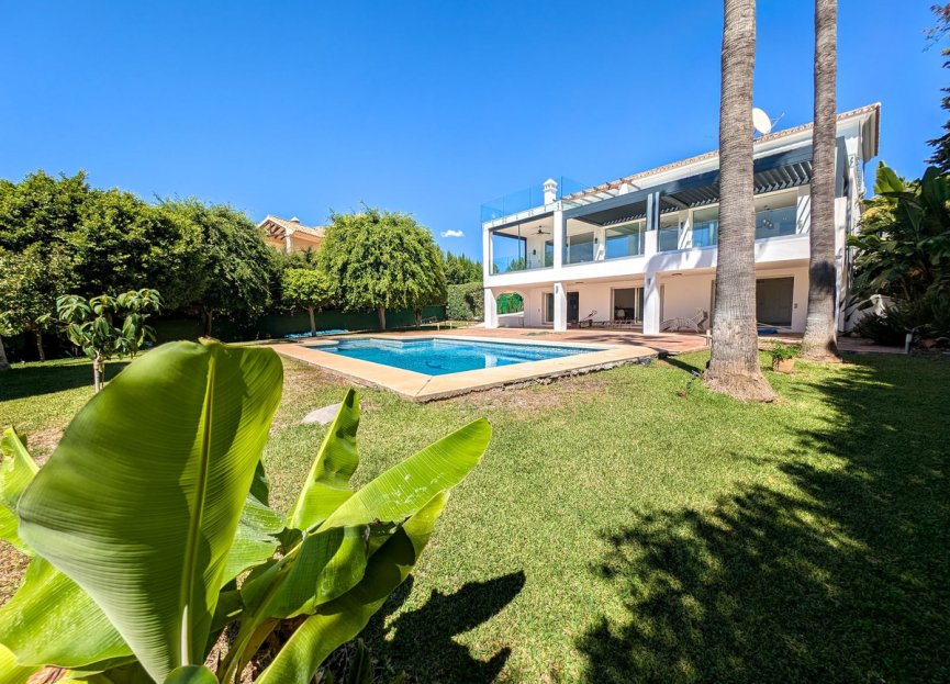Resale - House - Detached Villa - Marbella - Nueva Andalucia