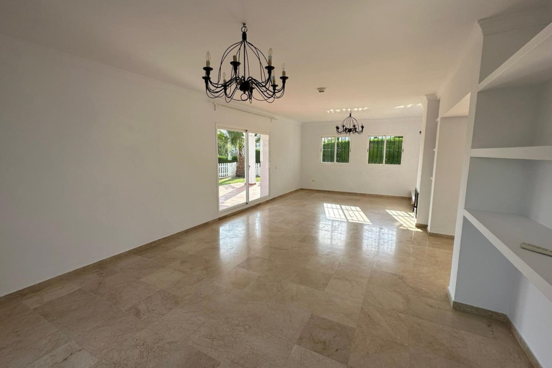 Resale - House - Detached Villa - Marbella - Nueva Andalucia