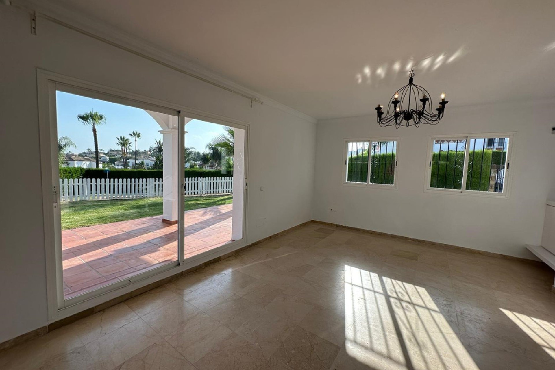 Resale - House - Detached Villa - Marbella - Nueva Andalucia