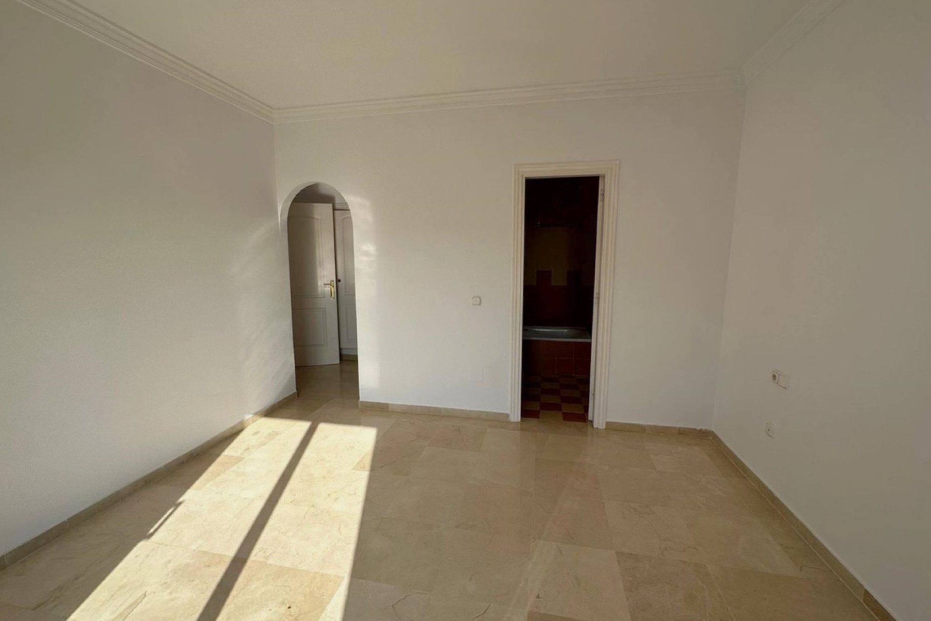 Resale - House - Detached Villa - Marbella - Nueva Andalucia