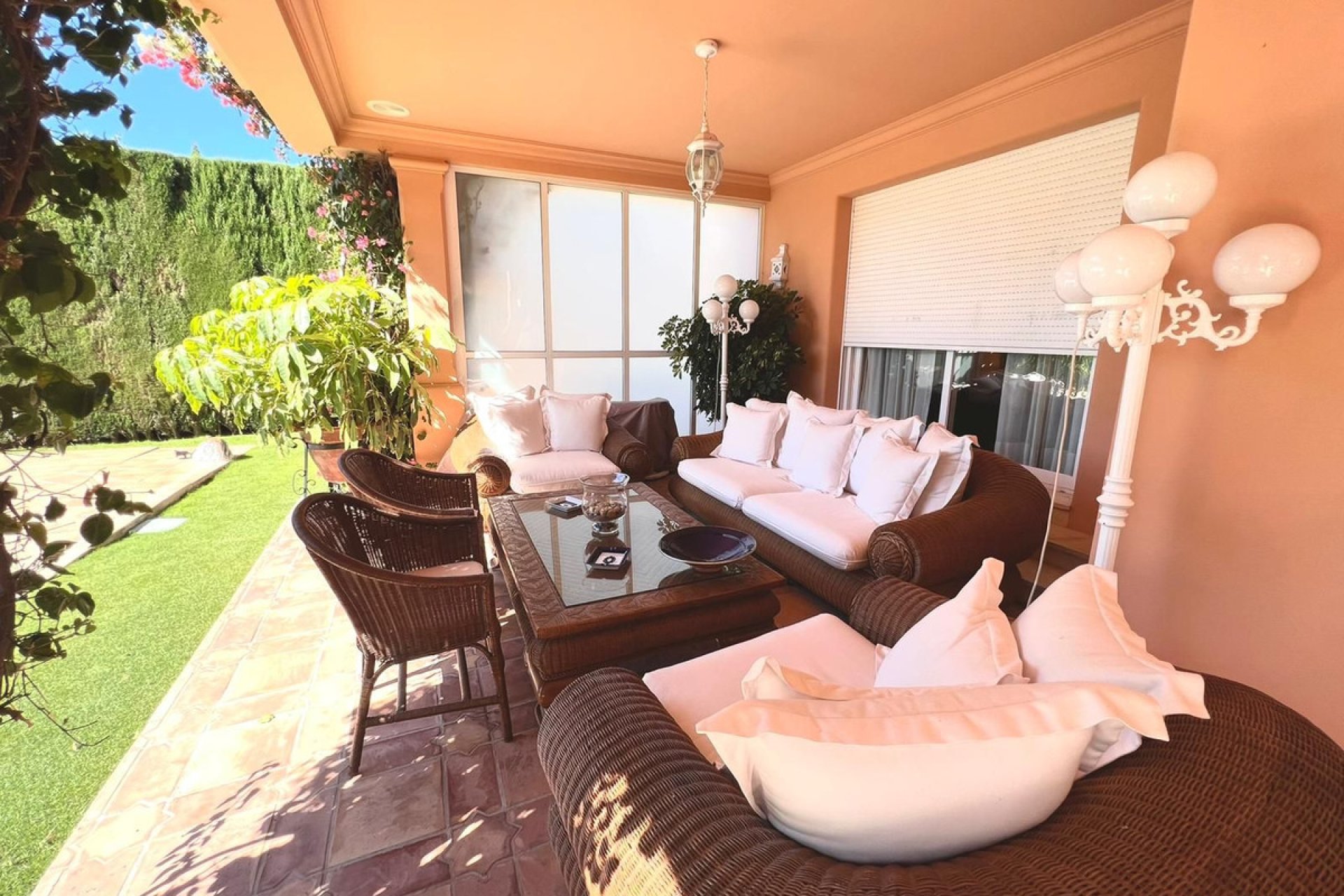 Resale - House - Detached Villa - Marbella - Nueva Andalucia