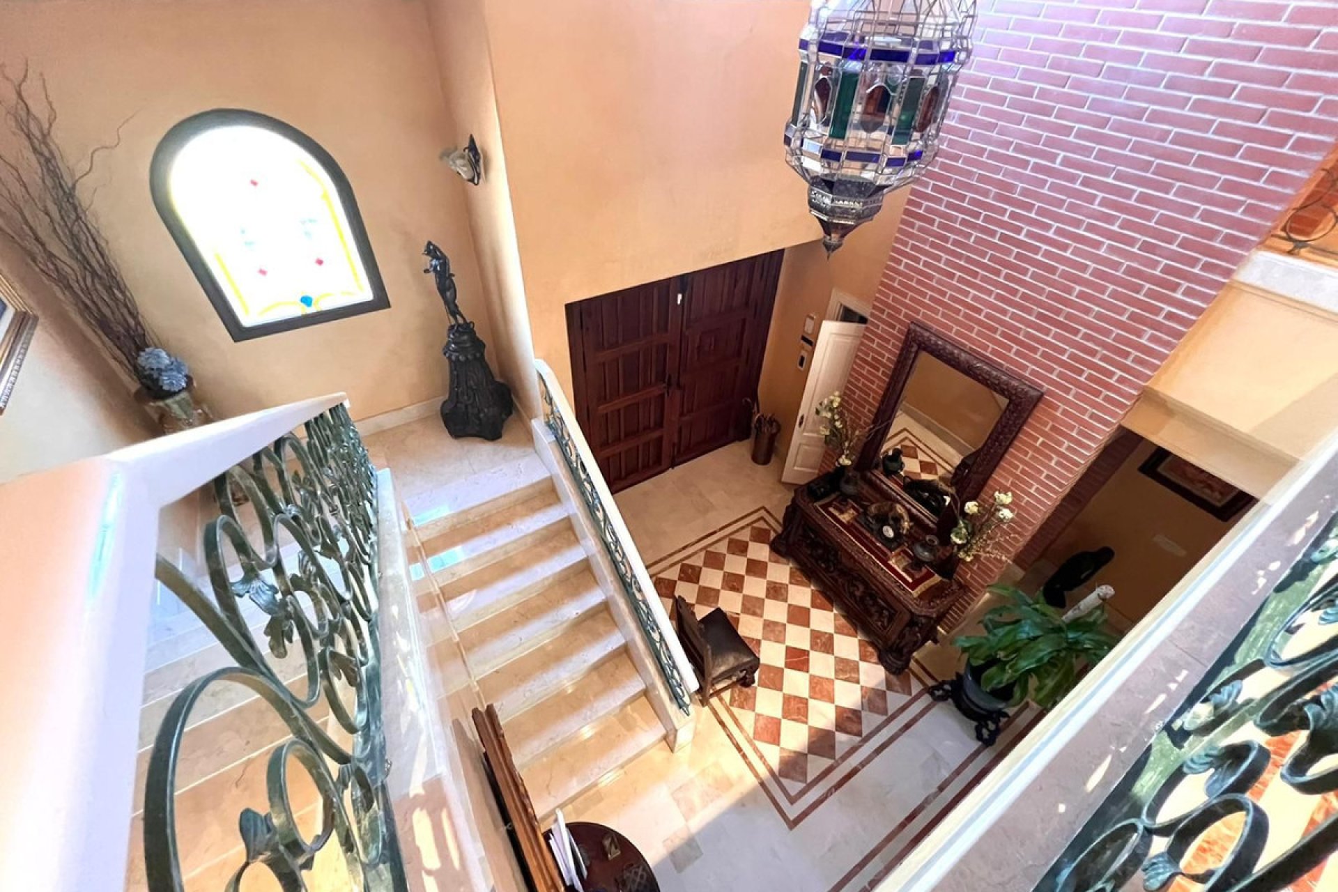 Resale - House - Detached Villa - Marbella - Nueva Andalucia