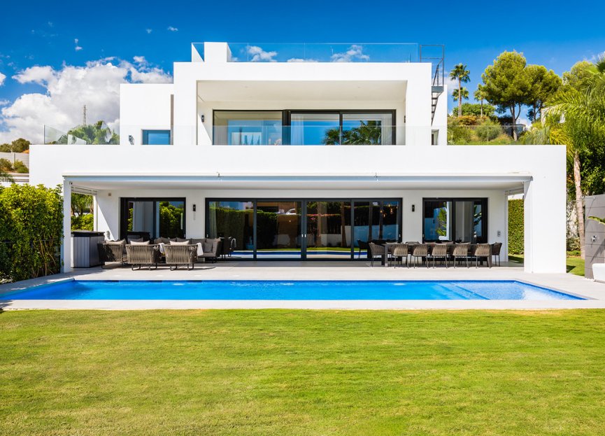 Resale - House - Detached Villa - Marbella - Nueva Andalucia