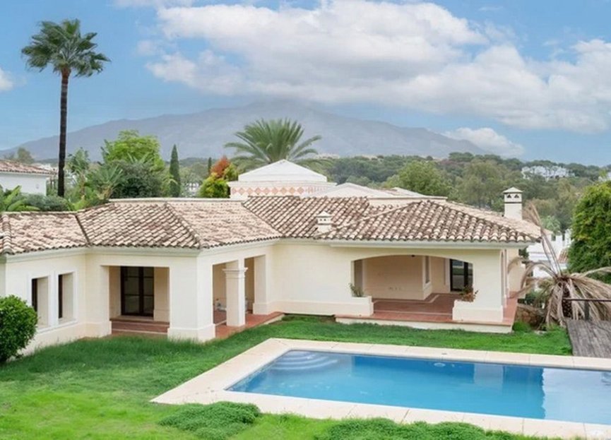 Resale - House - Detached Villa - Marbella - Nueva Andalucia