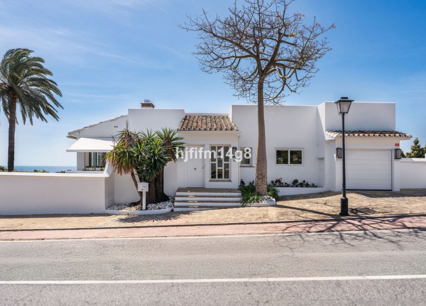 Resale - House - Detached Villa - Marbella - Nueva Andalucia