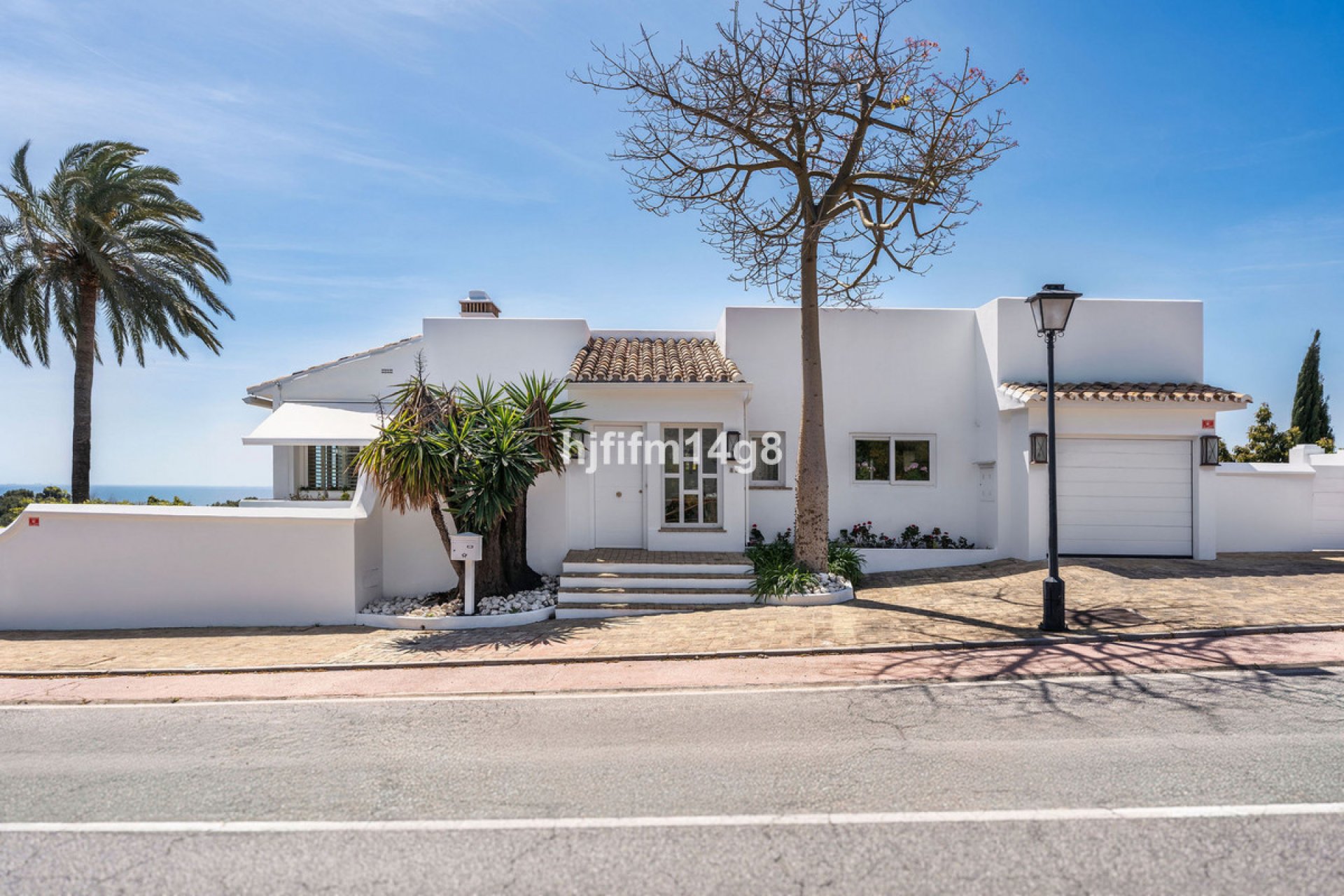 Resale - House - Detached Villa - Marbella - Nueva Andalucia