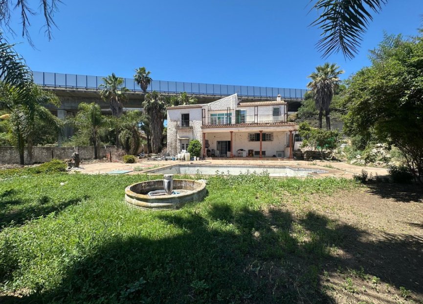 Resale - House - Detached Villa - Marbella - Nueva Andalucia