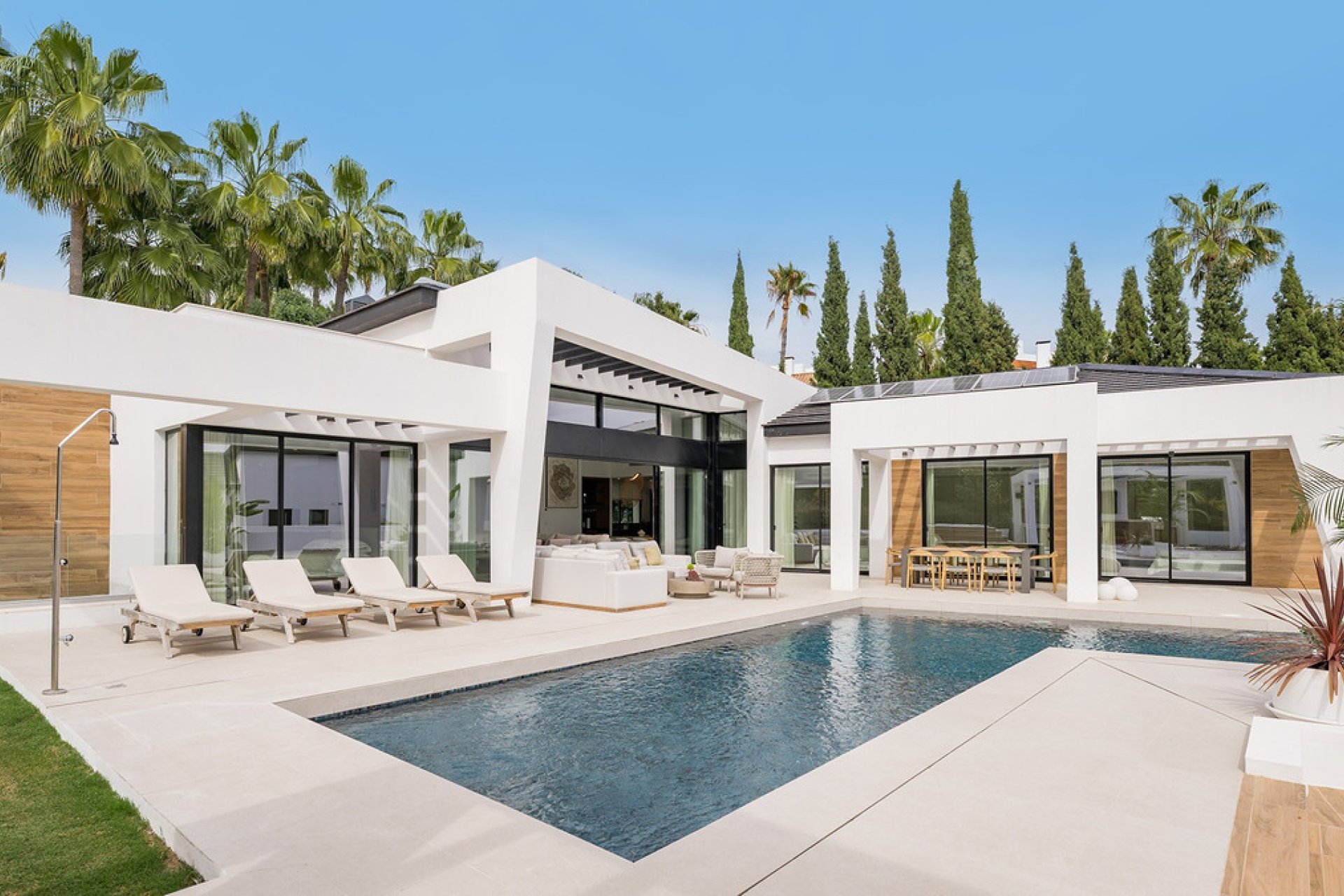 Resale - House - Detached Villa - Marbella - Nueva Andalucia