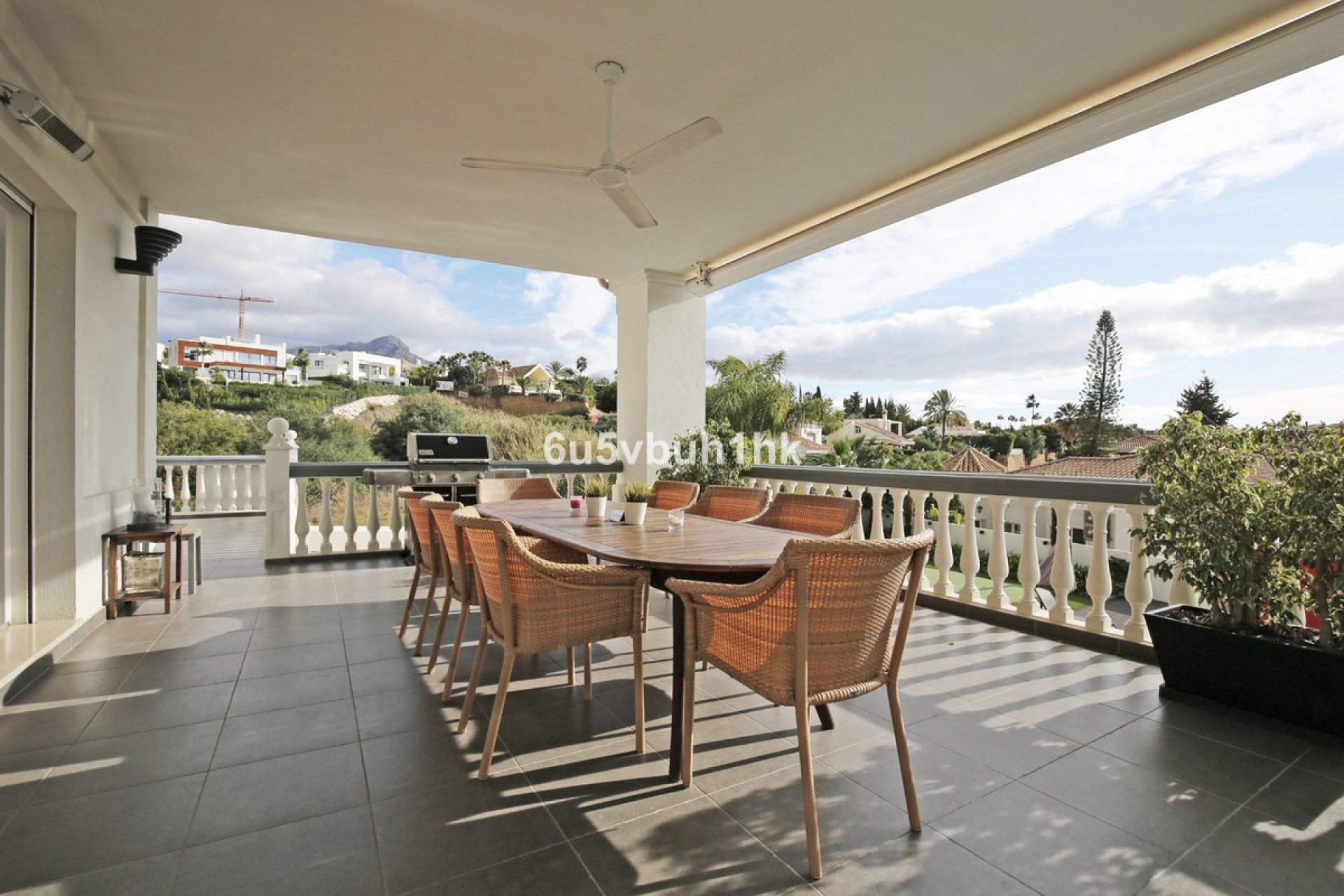 Resale - House - Detached Villa - Marbella - Nueva Andalucia