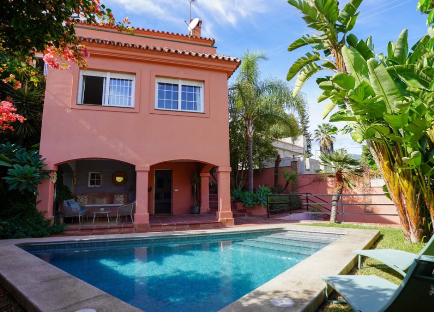 Resale - House - Detached Villa - Marbella - Nueva Andalucia