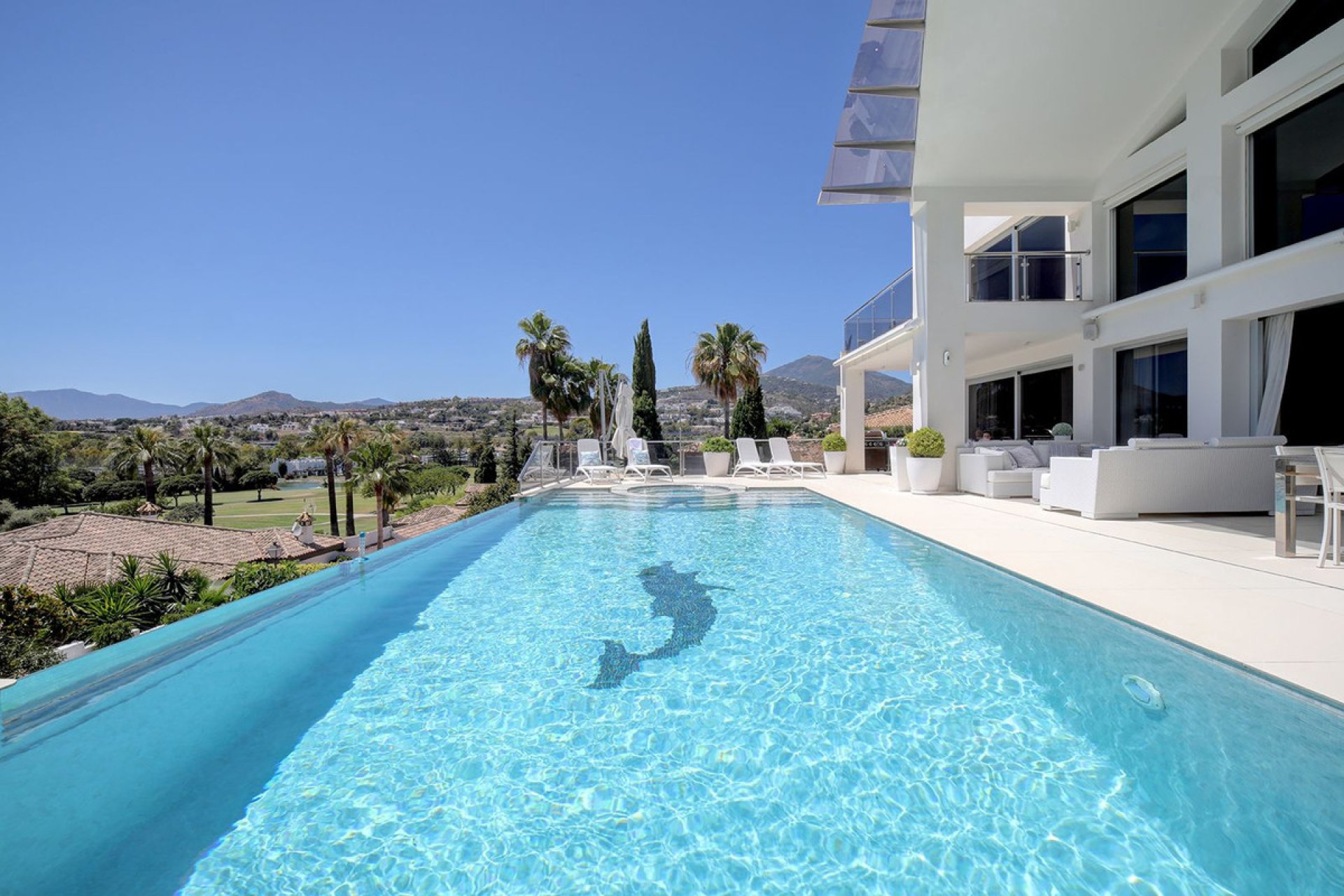 Resale - House - Detached Villa - Marbella - Nueva Andalucia