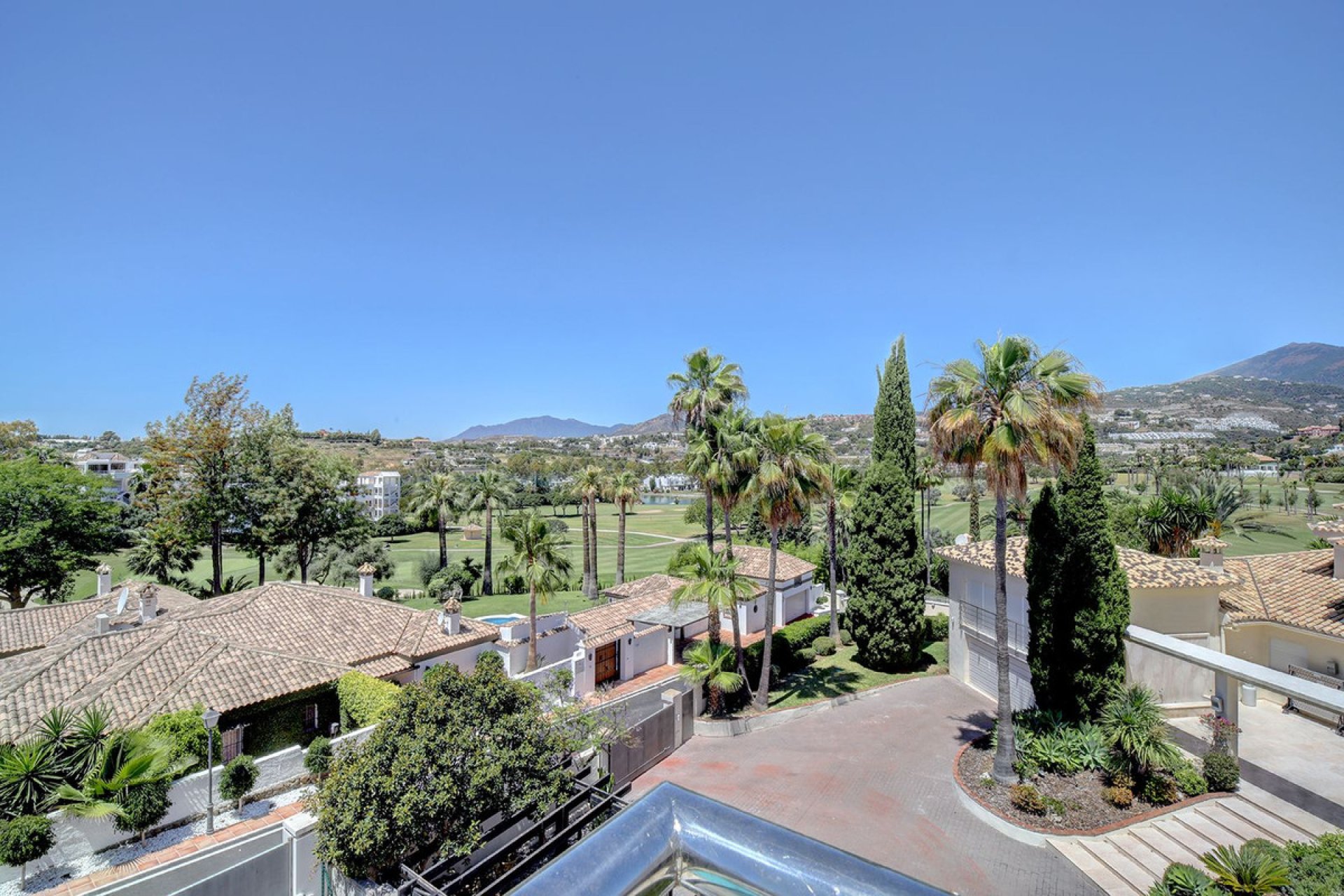 Resale - House - Detached Villa - Marbella - Nueva Andalucia