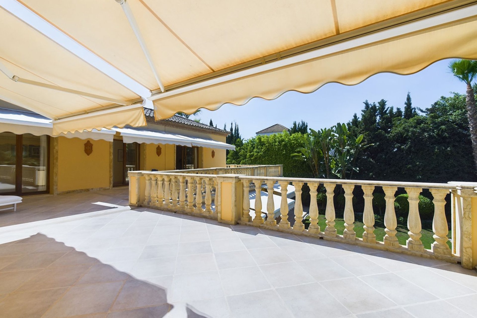 Resale - House - Detached Villa - Marbella - Nueva Andalucia