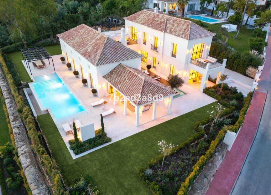 Resale - House - Detached Villa - Marbella - Nueva Andalucia