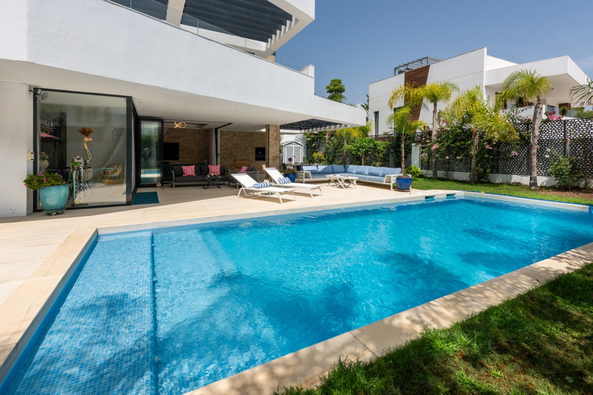 Resale - House - Detached Villa - Marbella - Nueva Andalucia