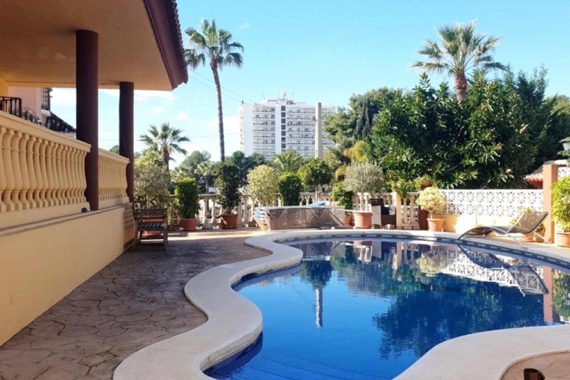 Resale - House - Detached Villa - Marbella - Nueva Andalucia