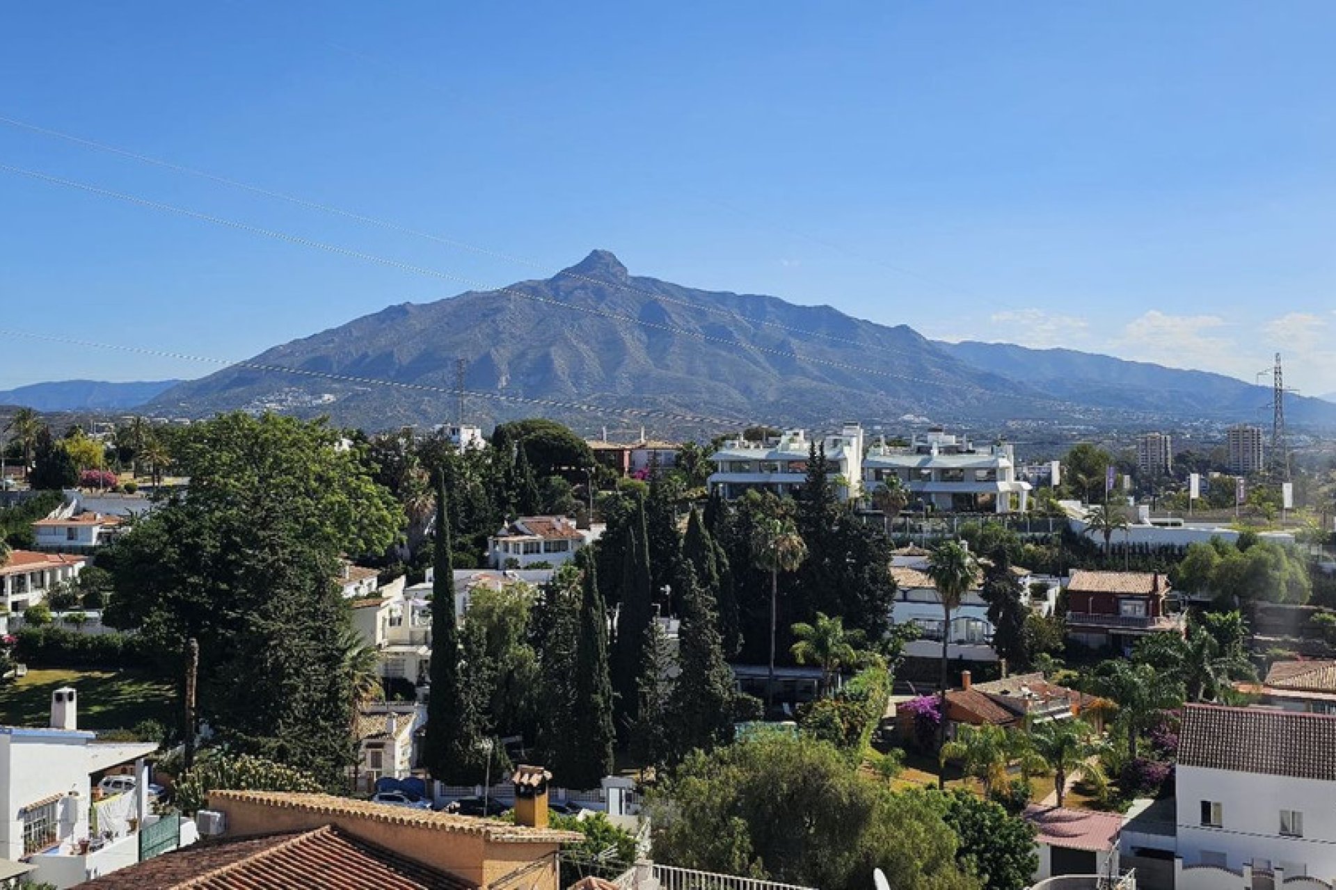 Resale - House - Detached Villa - Marbella - Nueva Andalucia