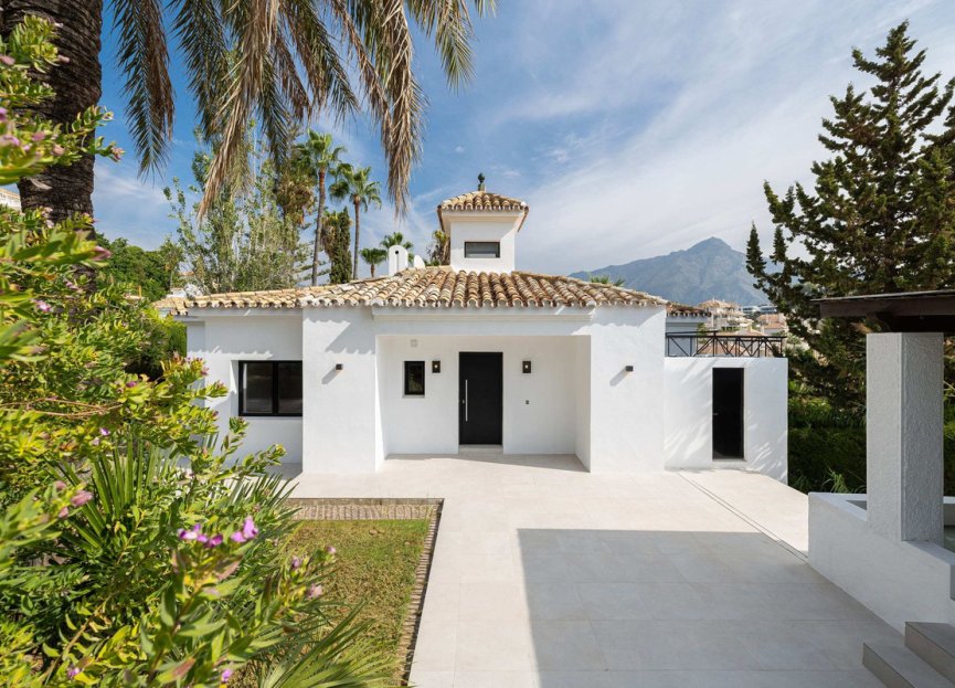 Resale - House - Detached Villa - Marbella - Nueva Andalucia